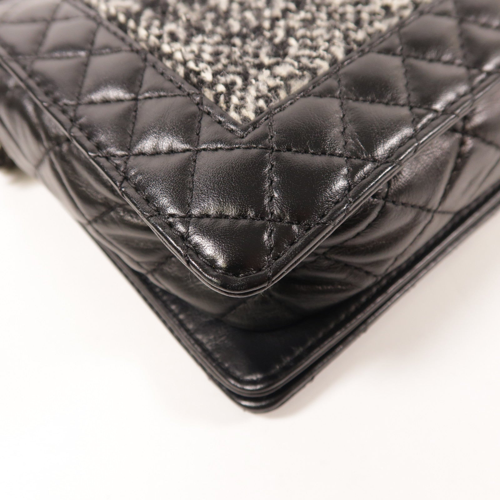 CHANEL CC Boy 28 Chain Shoulder Bag Tweed/Calfskin Leather Black