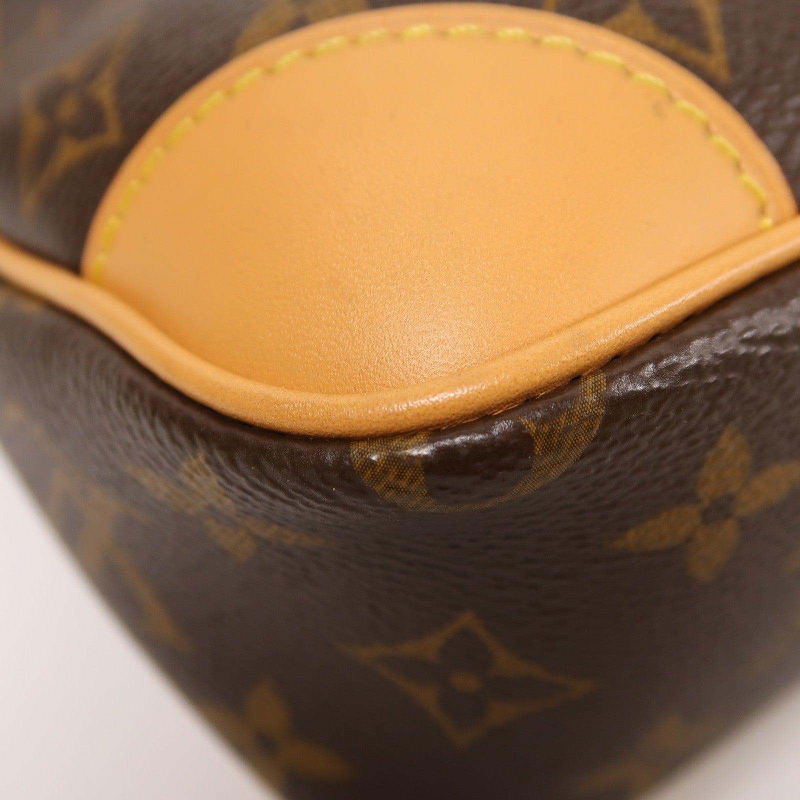 LOUIS VUITTON Monogram Odeon金扣手挽袋棕色
