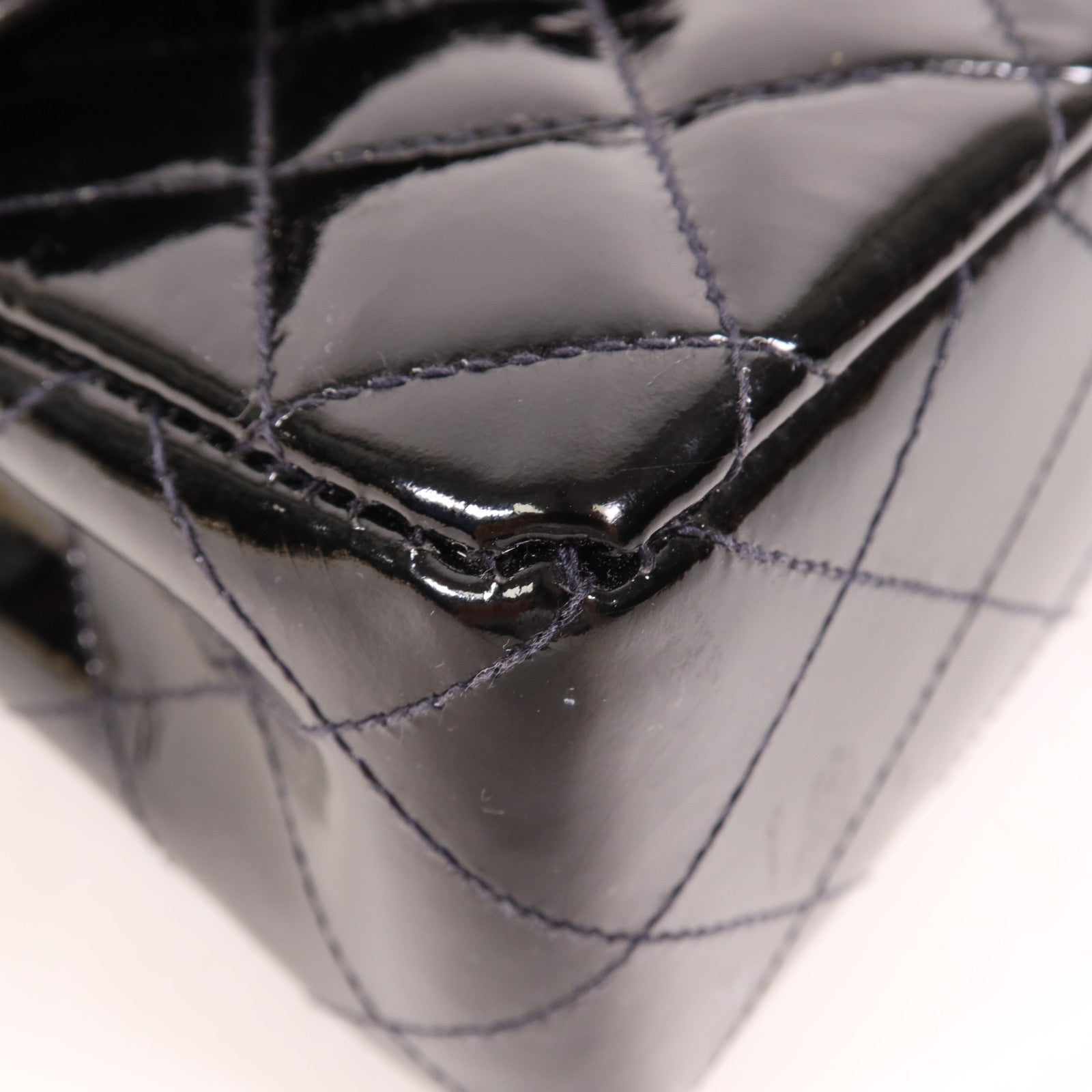 CHANEL 漆皮皮革Classic 23金扣鏈帶肩背袋