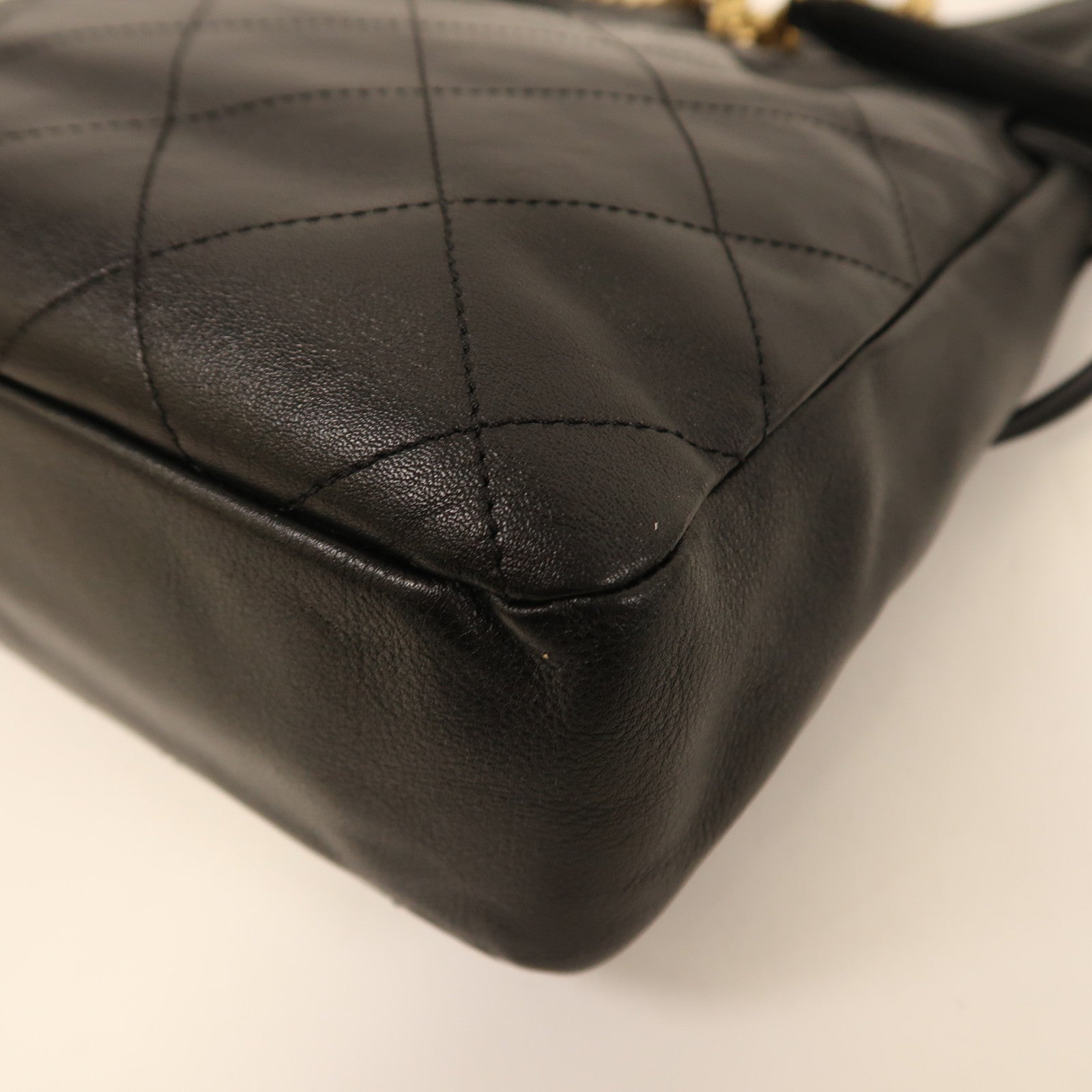 CHANEL 牛皮皮革Shoulder Bag金扣肩背袋黑色