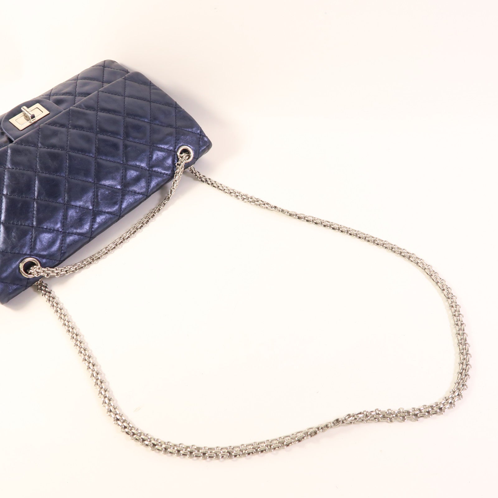 CHANEL 牛皮皮革2.55銀扣鏈帶肩背袋