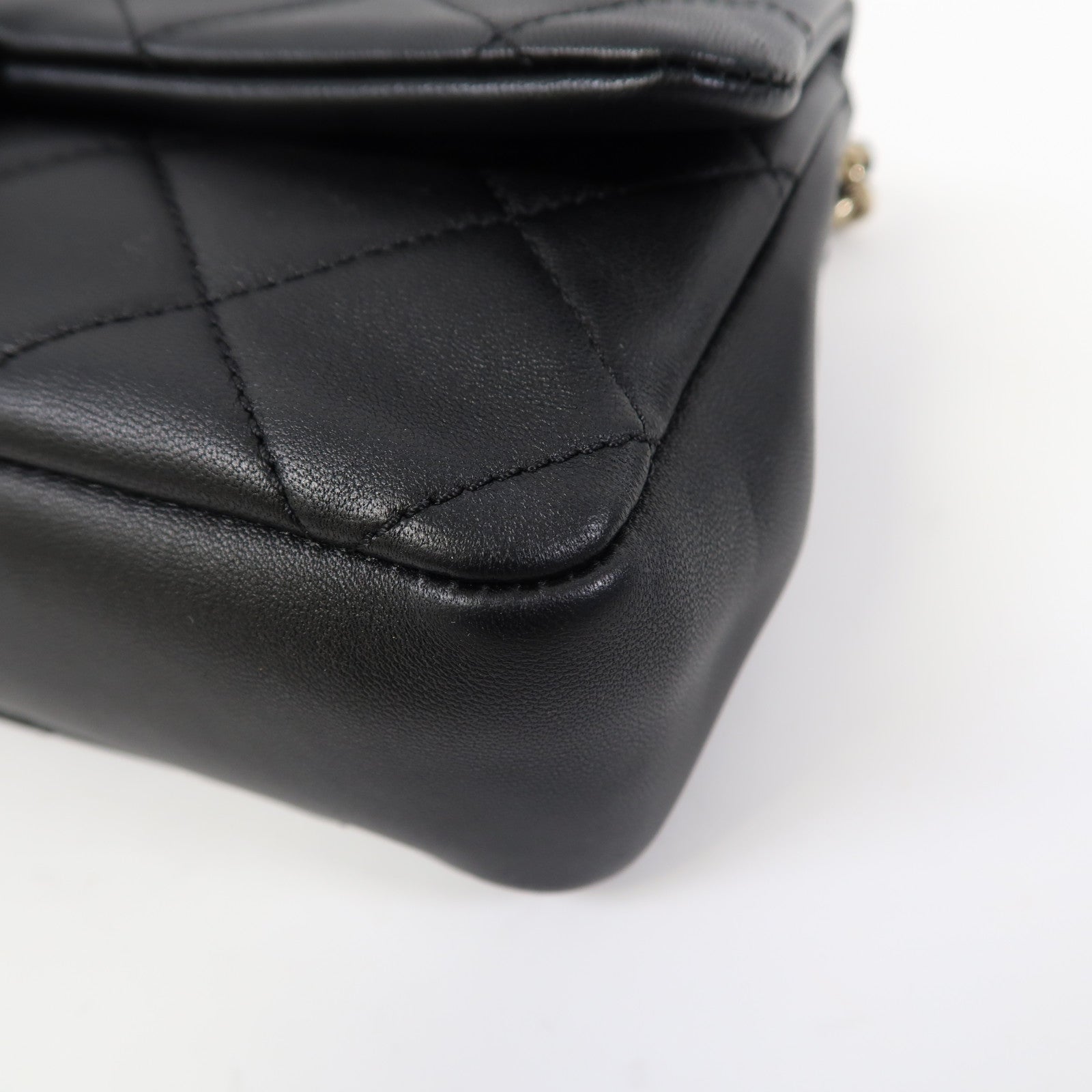 CHANEL 菱格羊皮皮革Chain Shoulder金扣鏈帶肩背袋