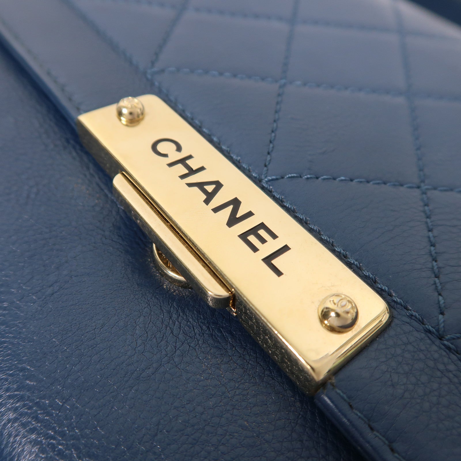 CHANEL 牛皮皮革Chain Shoulder金扣手挽肩背兩用袋