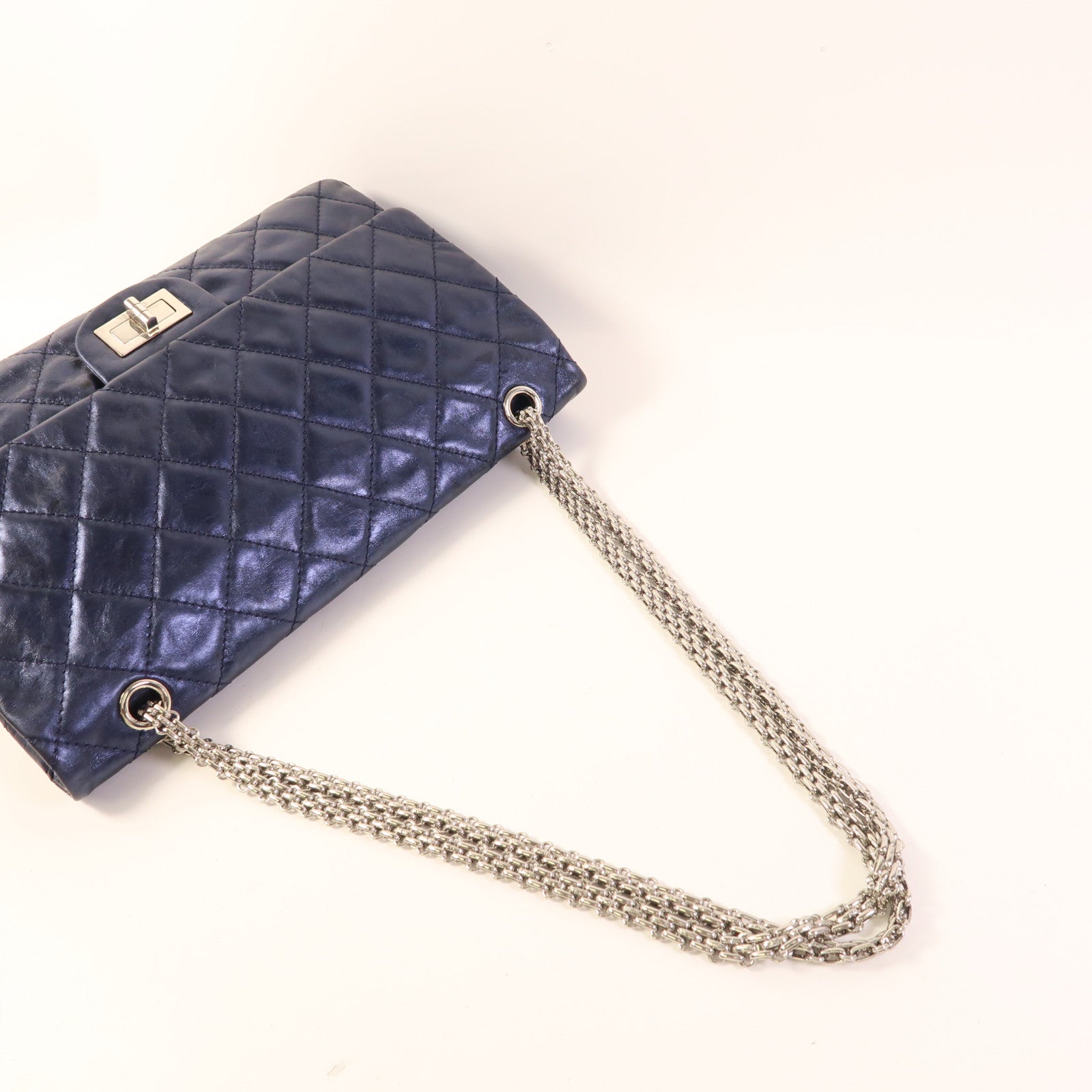 CHANEL 牛皮皮革2.55銀扣鏈帶肩背袋