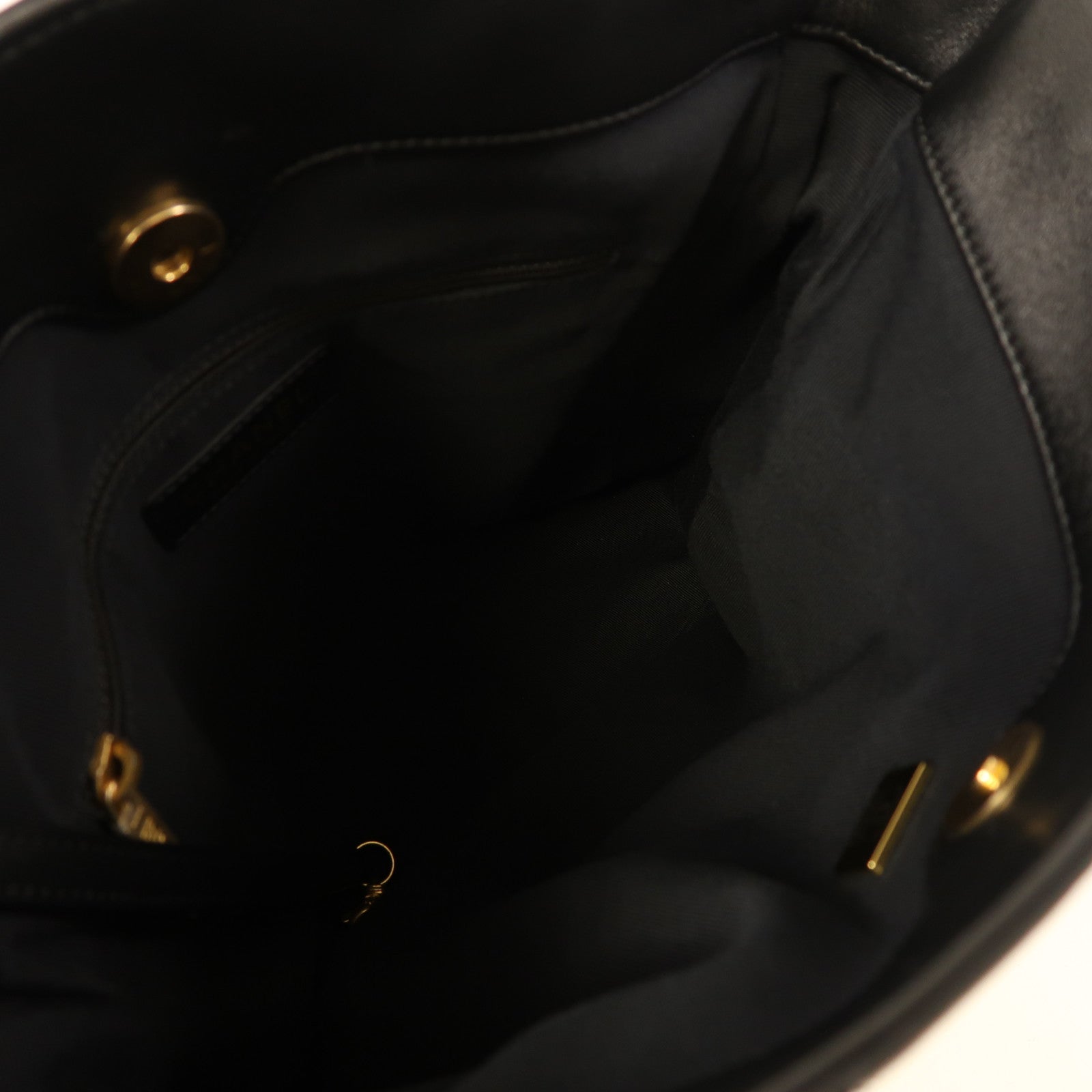 CHANEL 牛皮皮革Shoulder Bag金扣肩背袋黑色