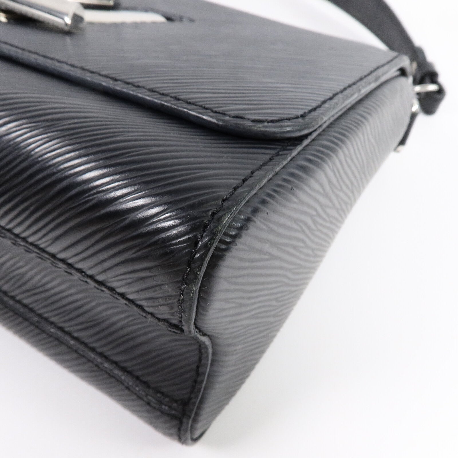 LOUIS VUITTON Epi Twist MM鏈帶肩背袋