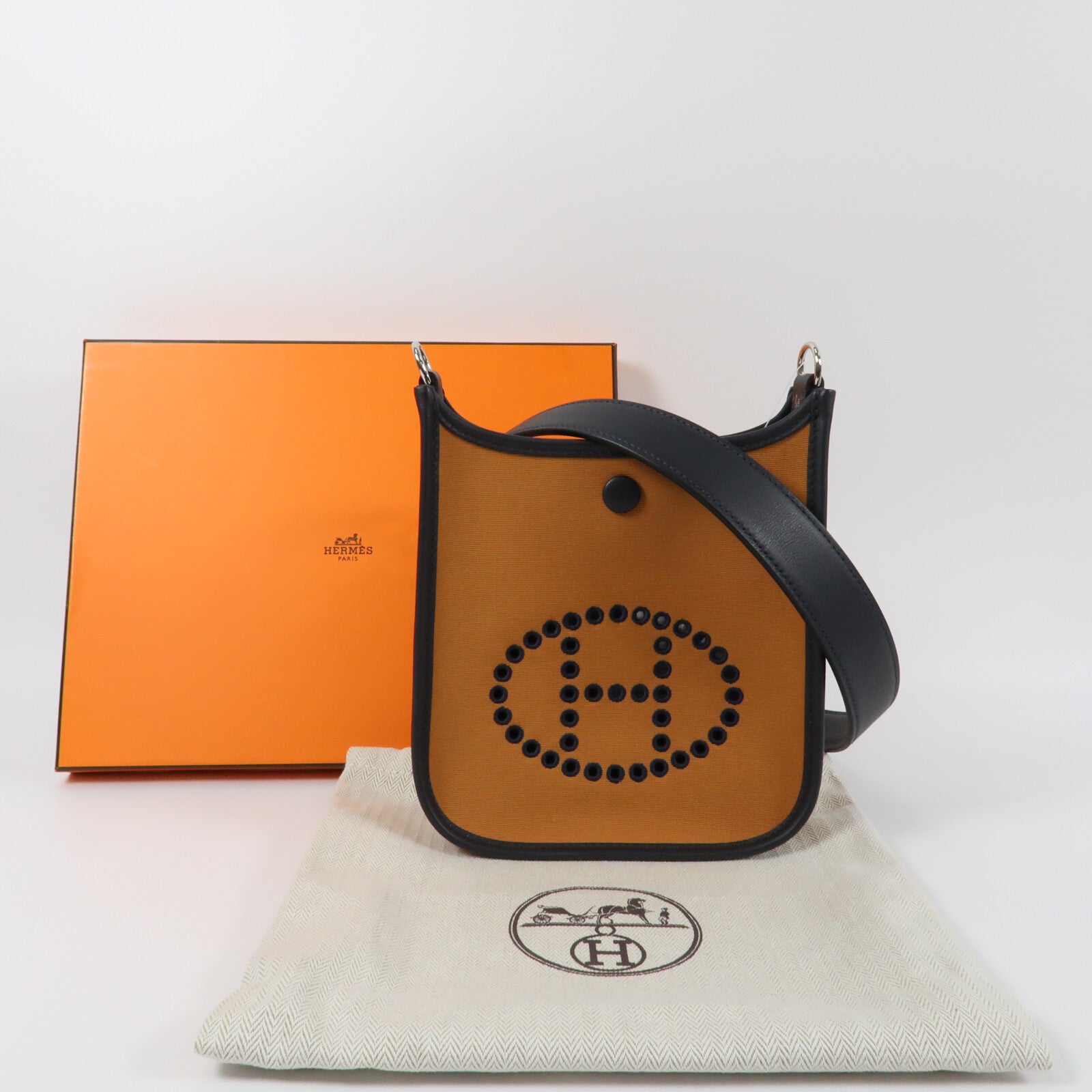 HERMES Swift皮革/Toile Officier Evelyne TPM銀扣肩背袋Dune/Caban/Cassis