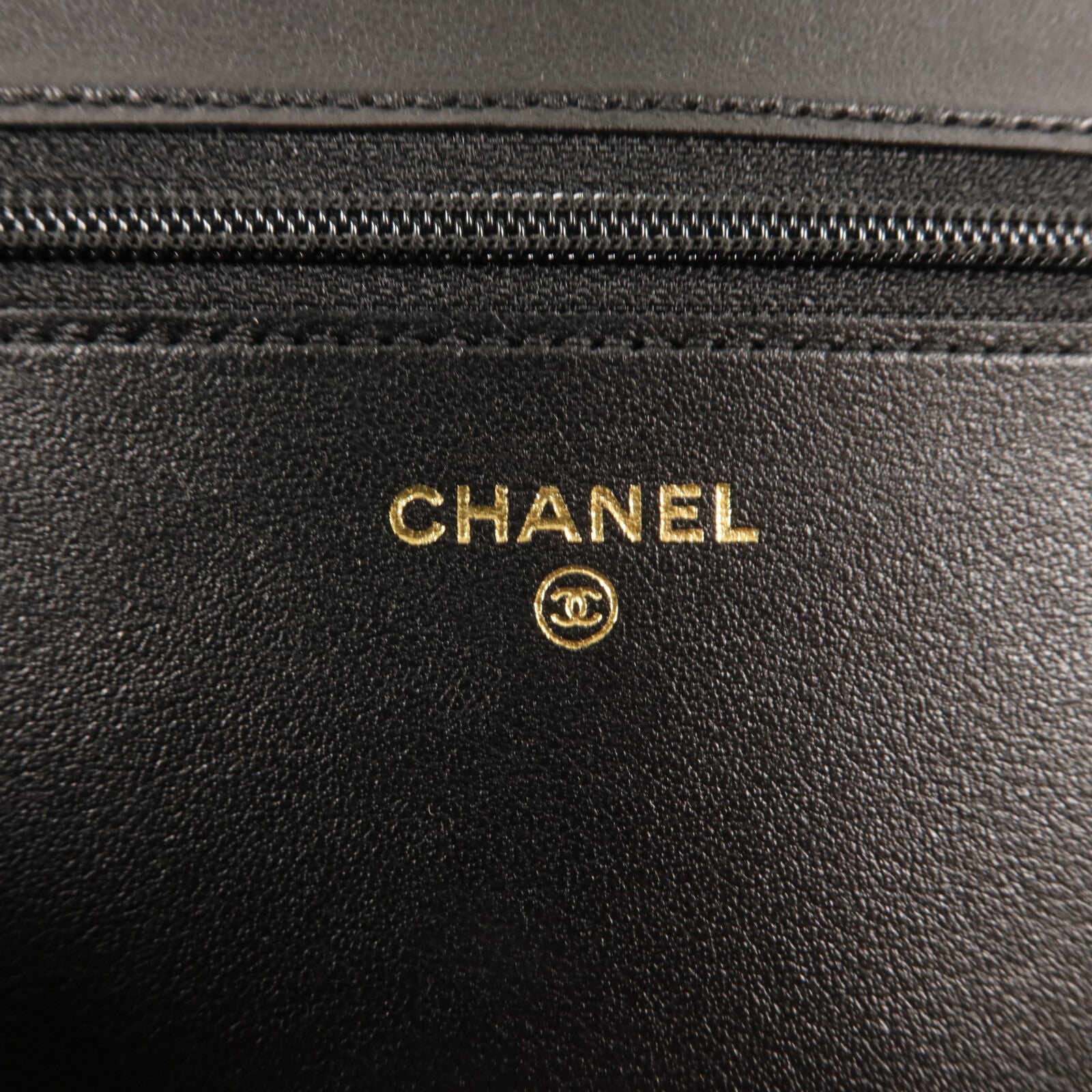 CHANEL 牛皮皮革Boy Wallet On Chain鏈帶肩背袋