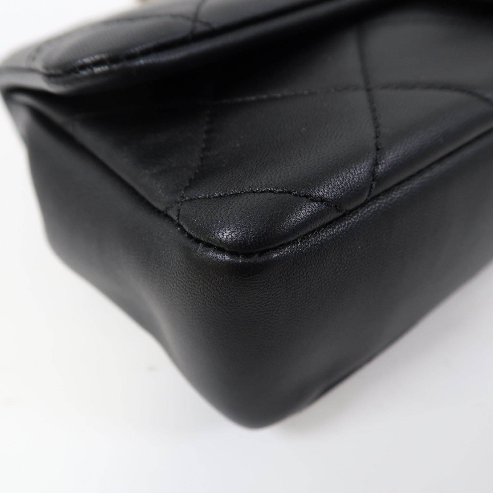 CHANEL 菱格羊皮皮革Chain Shoulder金扣鏈帶肩背袋