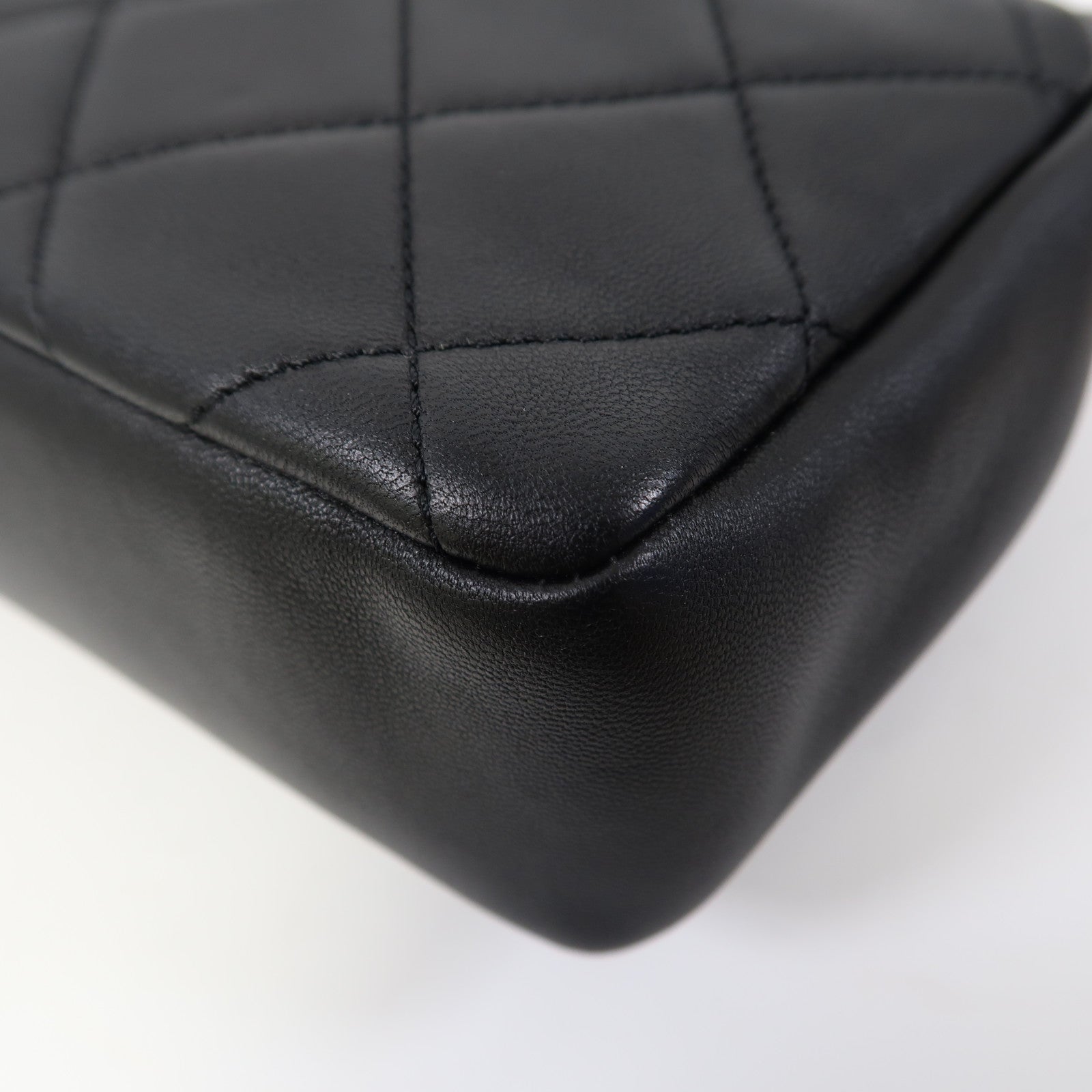 CHANEL 菱格羊皮皮革Chain Shoulder金扣鏈帶肩背袋
