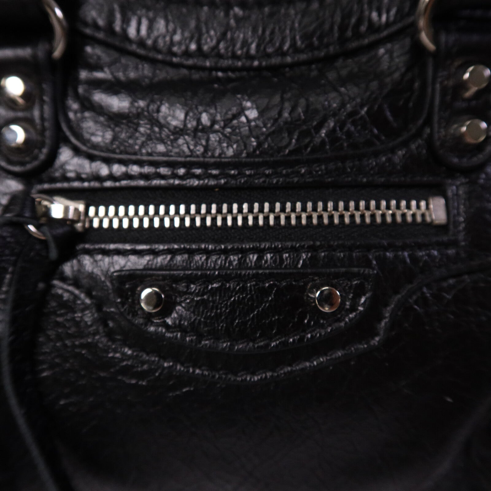 BALENCIAGA 羊皮皮革Nano City銀扣手挽肩背兩用袋