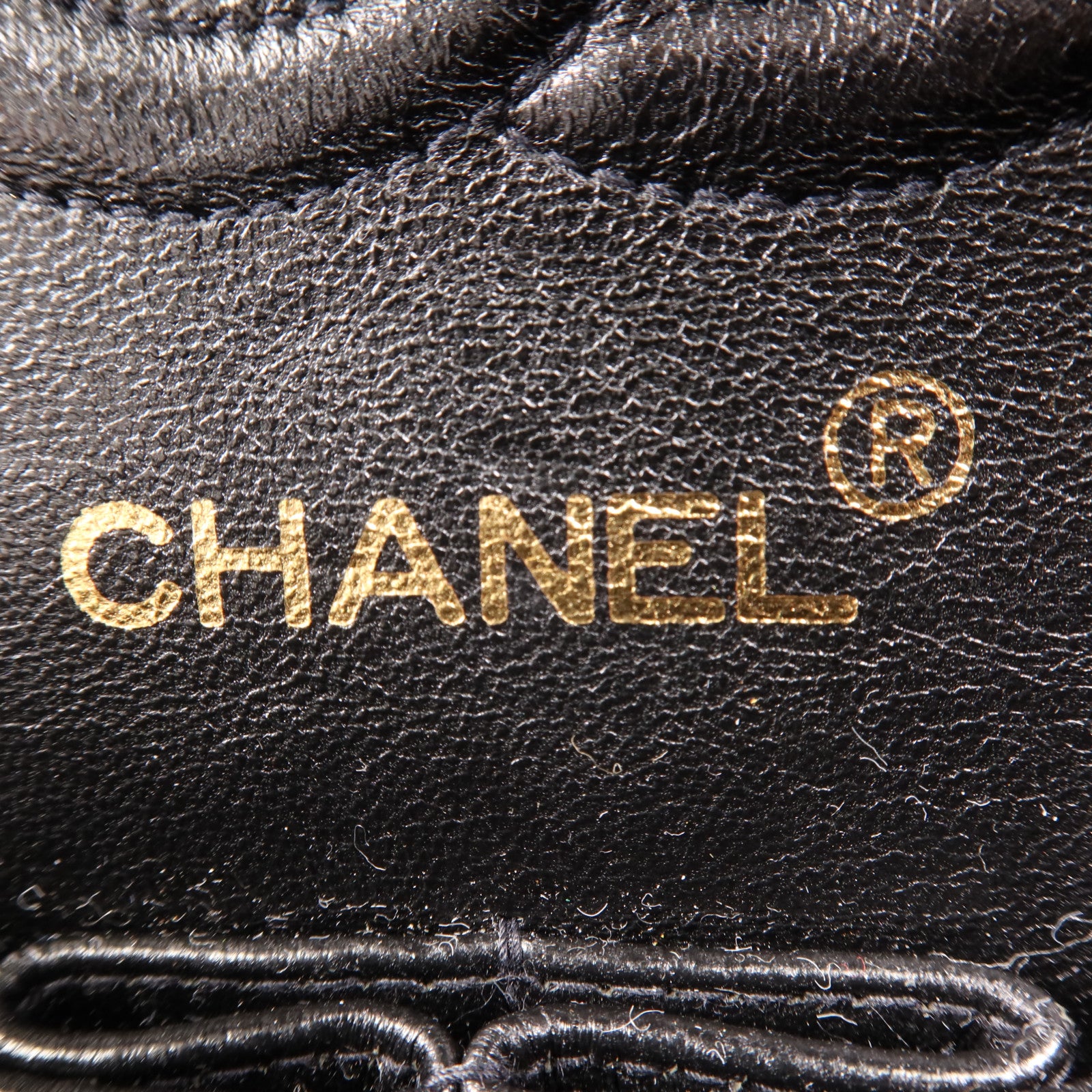 CHANEL 漆皮皮革Classic 23金扣鏈帶肩背袋