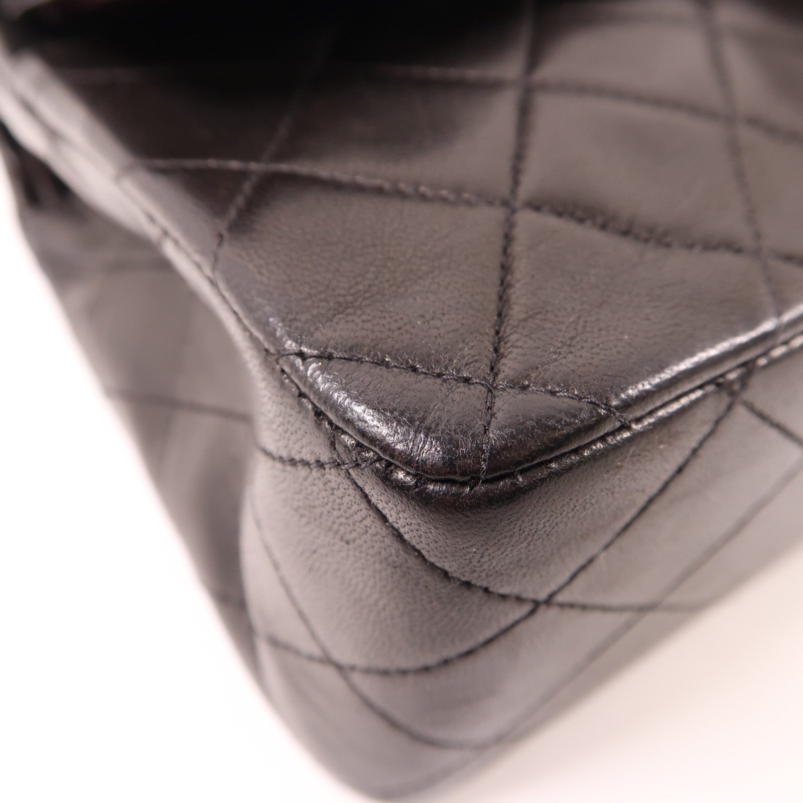 CHANEL 菱格牛皮皮革Chain Shoulder金扣鏈帶肩背袋黑色