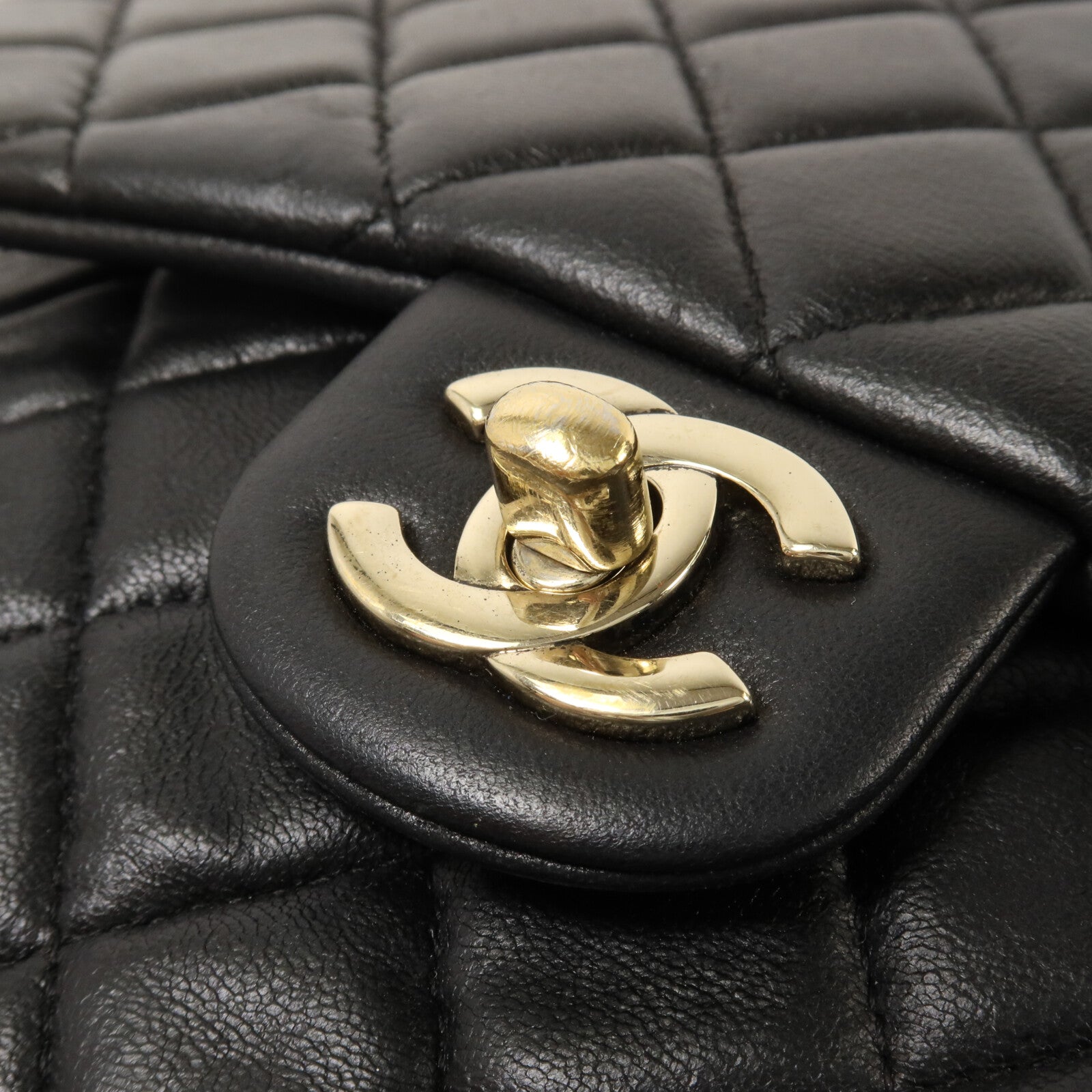CHANEL 羊皮皮革Matelasse鏈帶背包