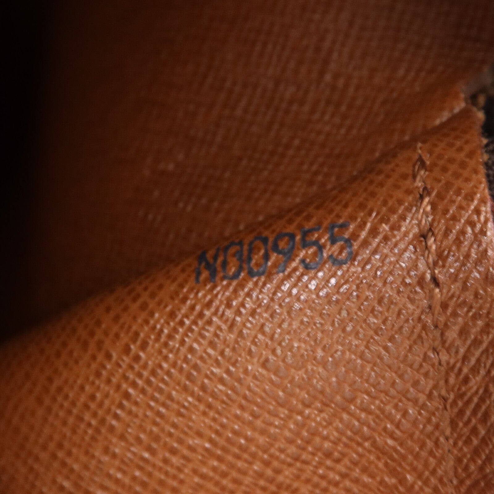 LOUIS VUITTON Monogram Papillon 30金扣手挽袋