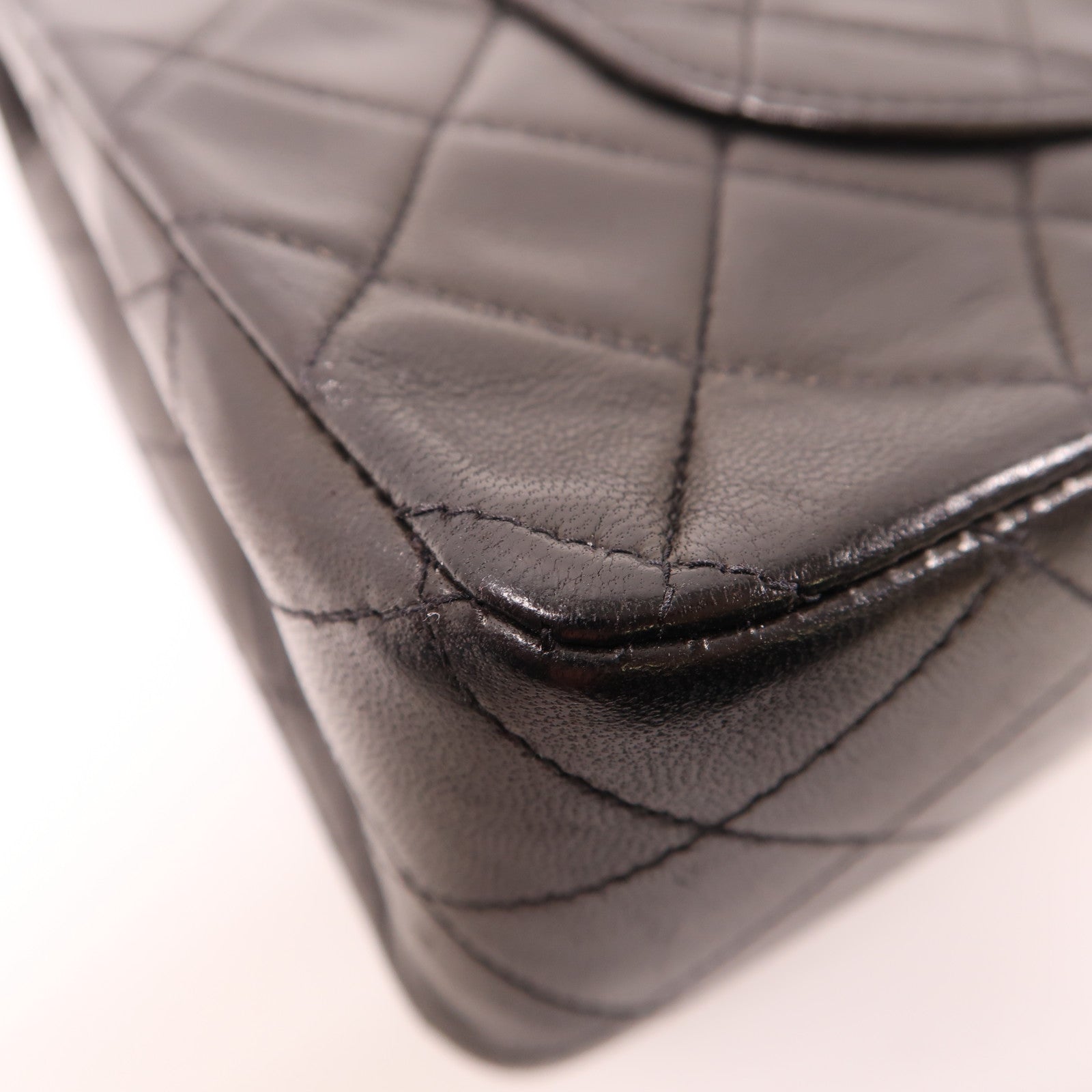 CHANEL 菱格牛皮皮革Chain Shoulder金扣鏈帶肩背袋黑色
