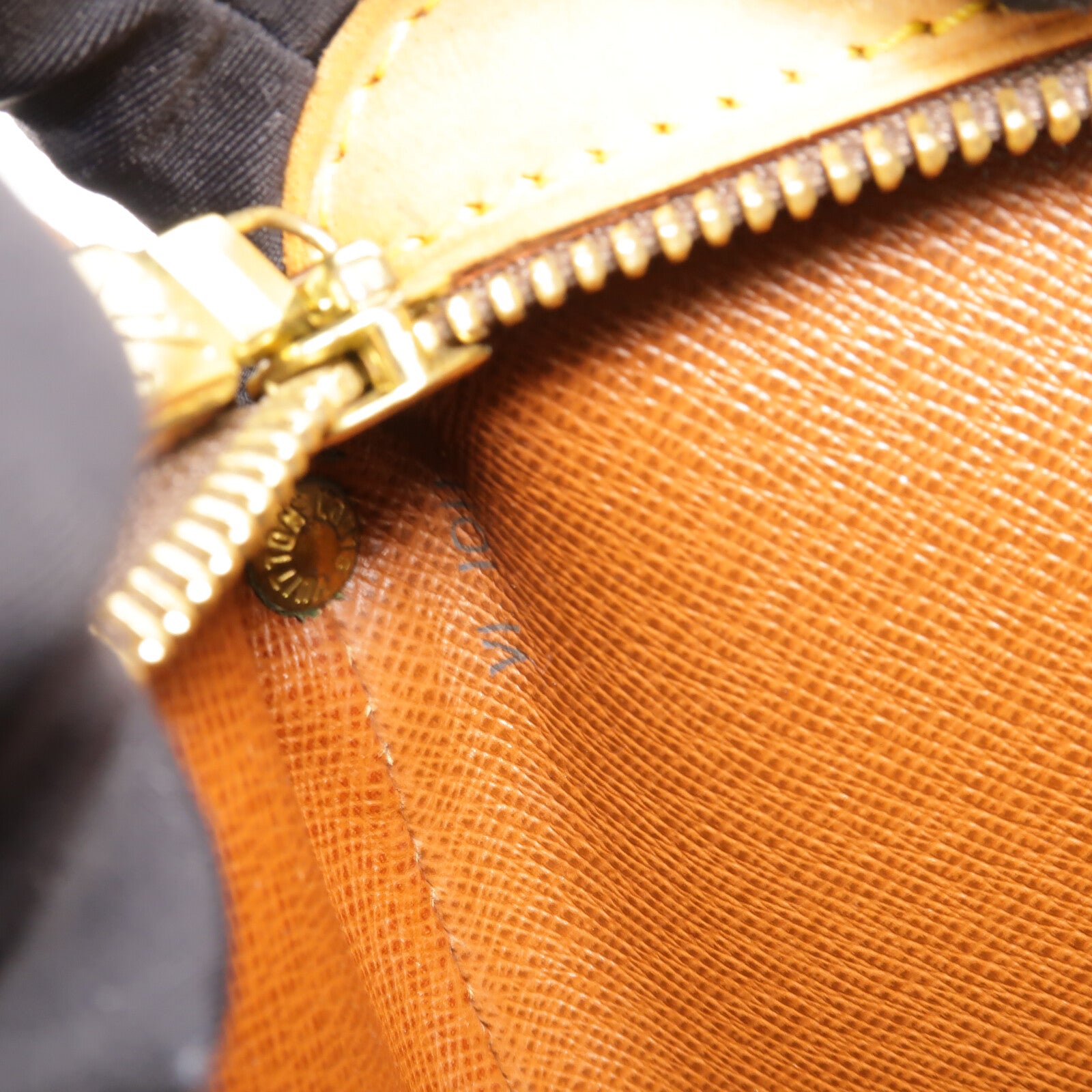 LOUIS VUITTON Monogram Drouot肩背袋