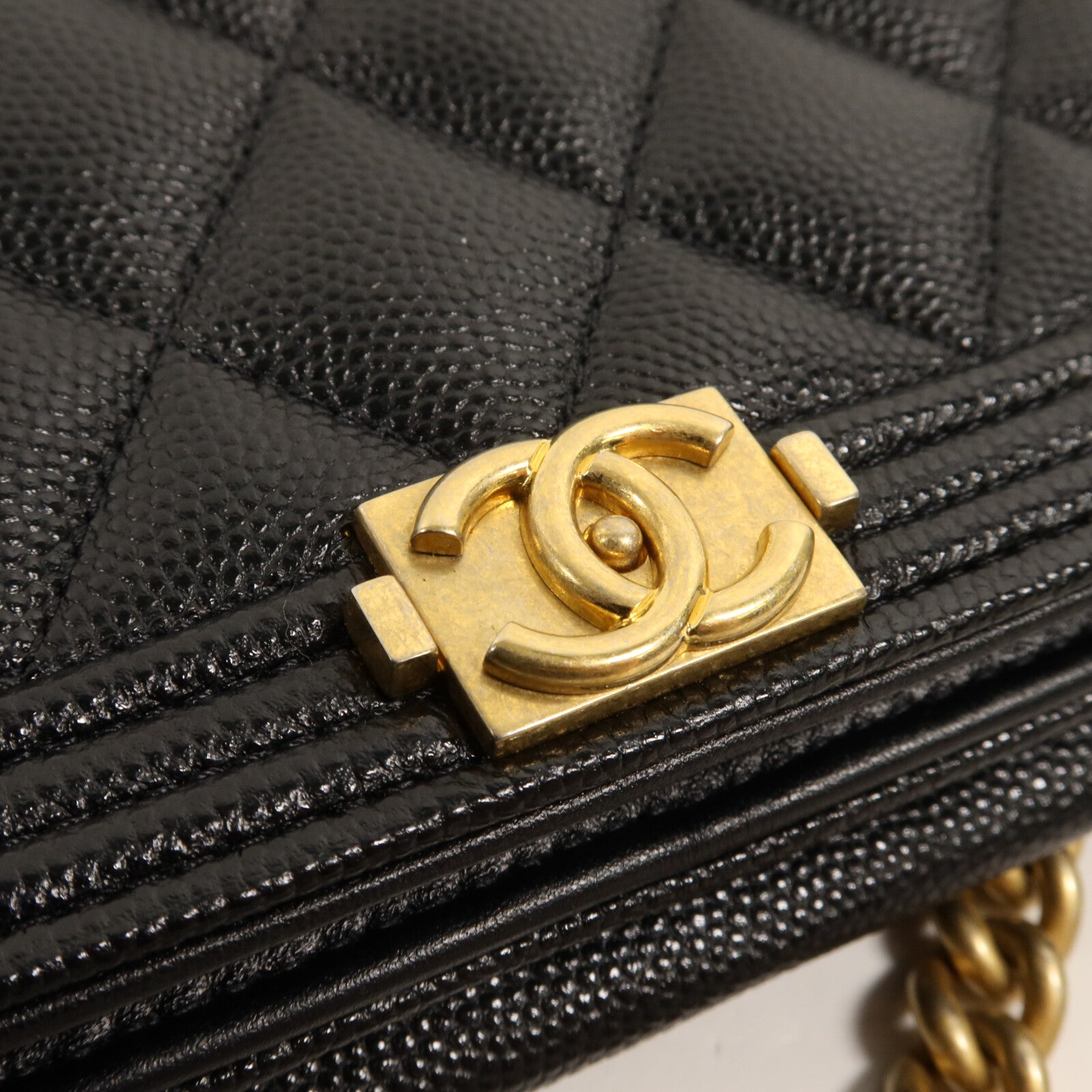CHANEL 牛皮皮革Boy Wallet On Chain鏈帶肩背袋