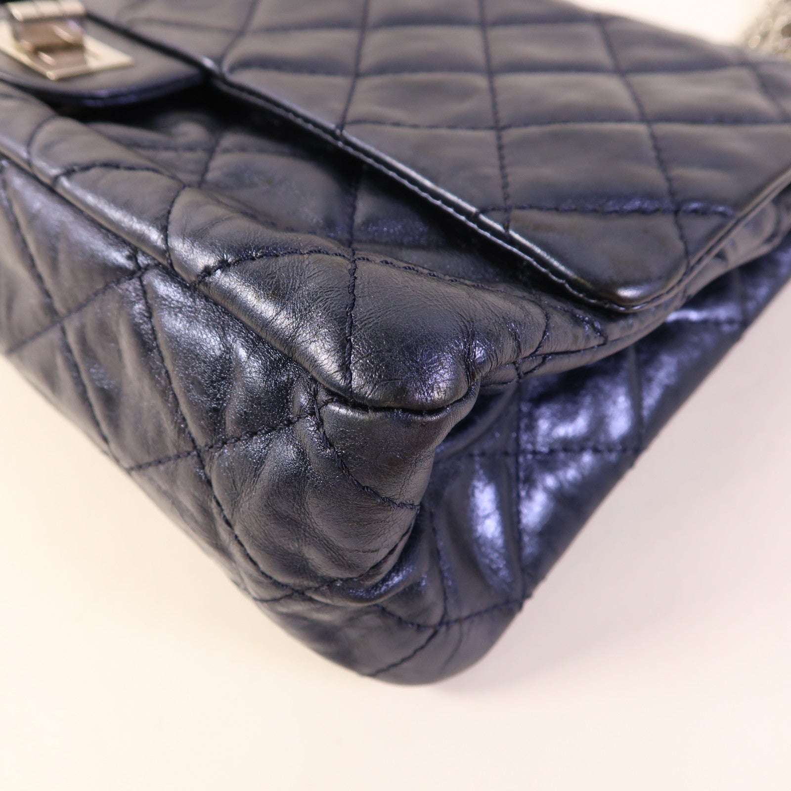 CHANEL 牛皮皮革2.55銀扣鏈帶肩背袋