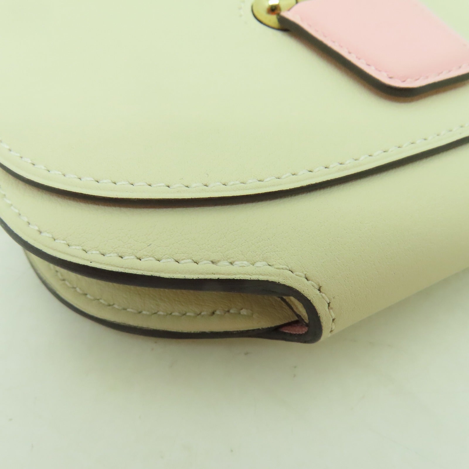 HERMES **【激減優惠】Swift皮革Mini Convoyeur金扣肩背袋白色