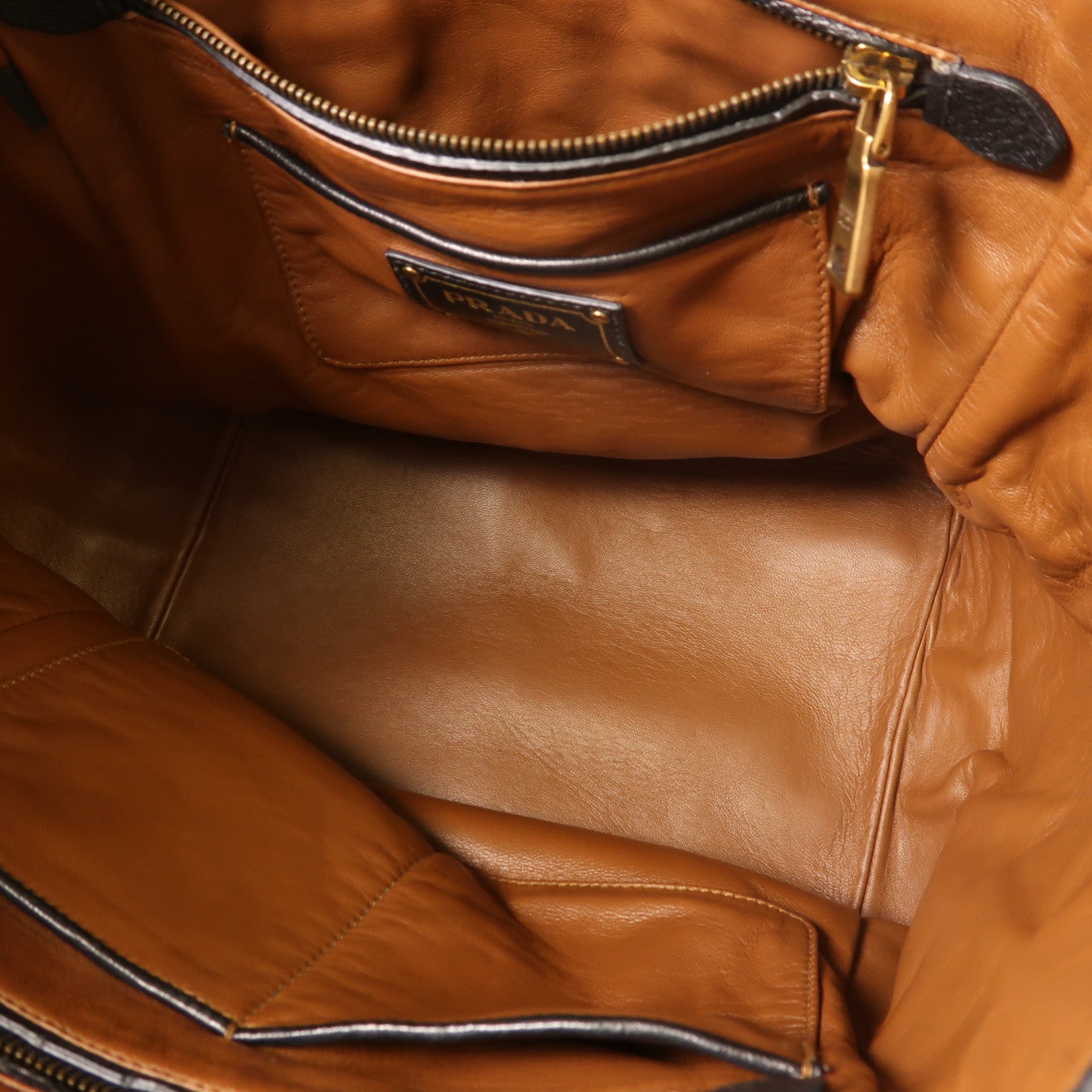 PRADA Cervo皮革Handbag金扣手挽袋