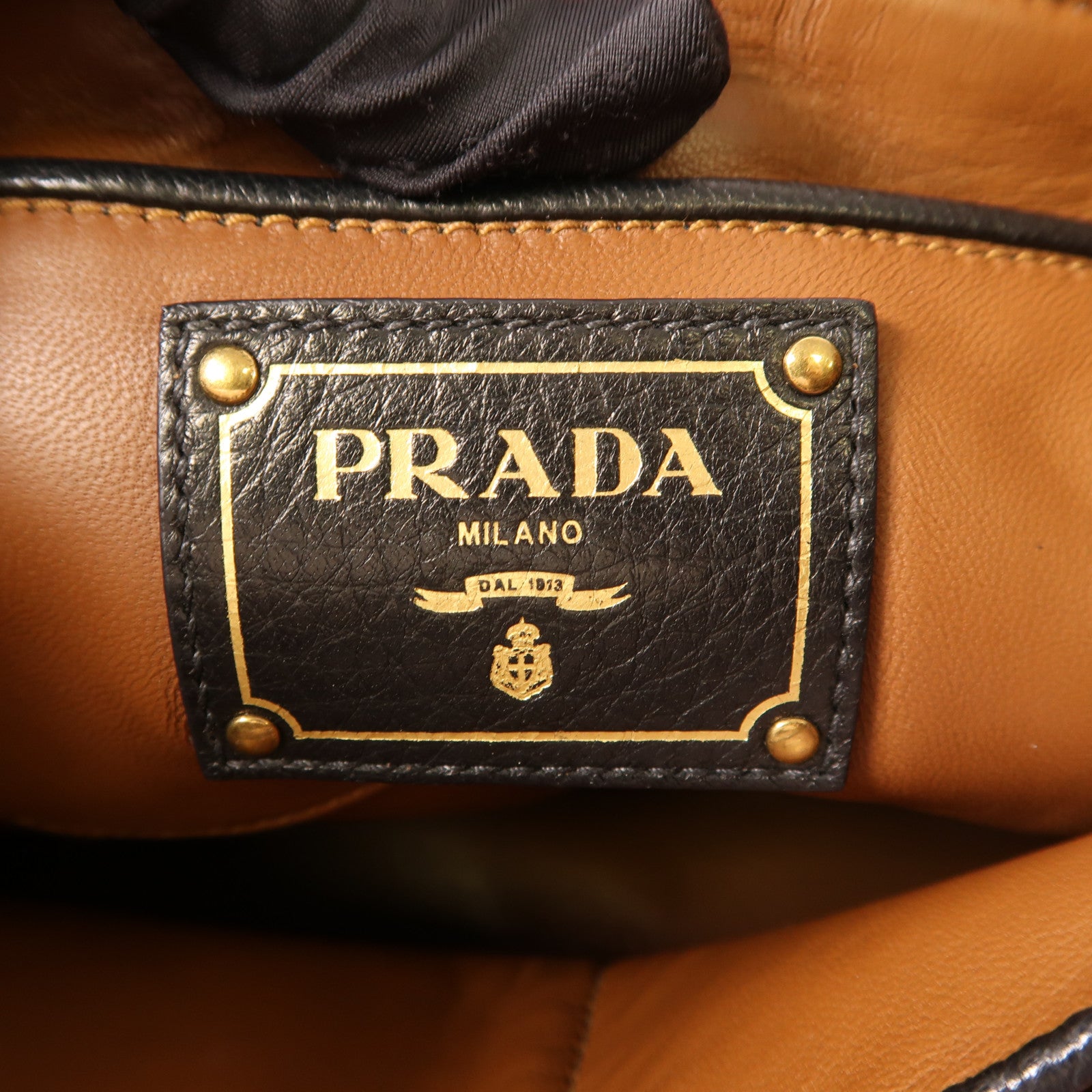 PRADA Cervo皮革Handbag金扣手挽袋