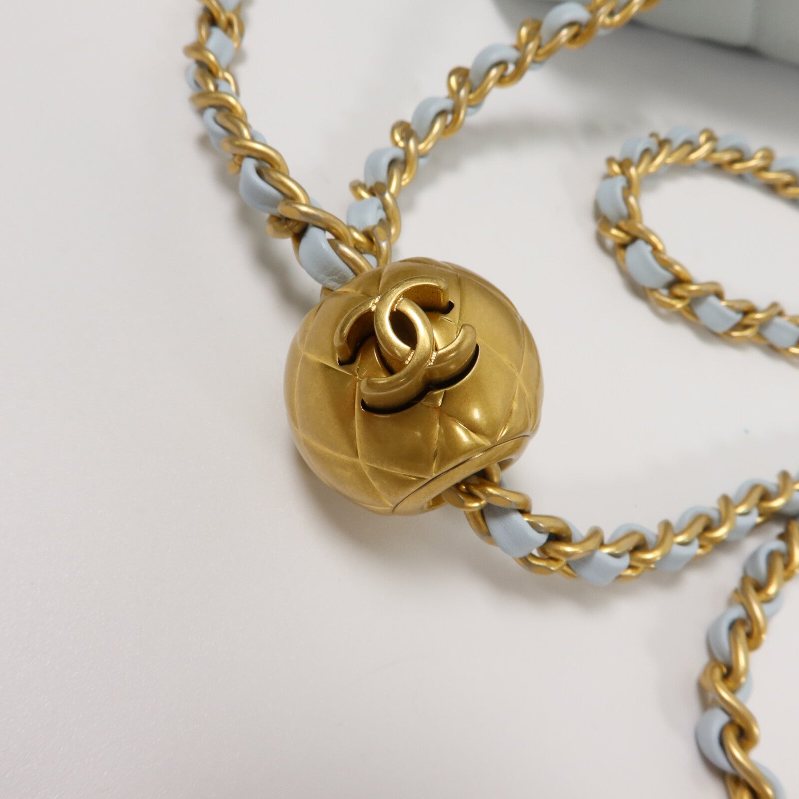 CHANEL 羊皮皮革Classic 17 Gold Ball鏈帶肩背袋