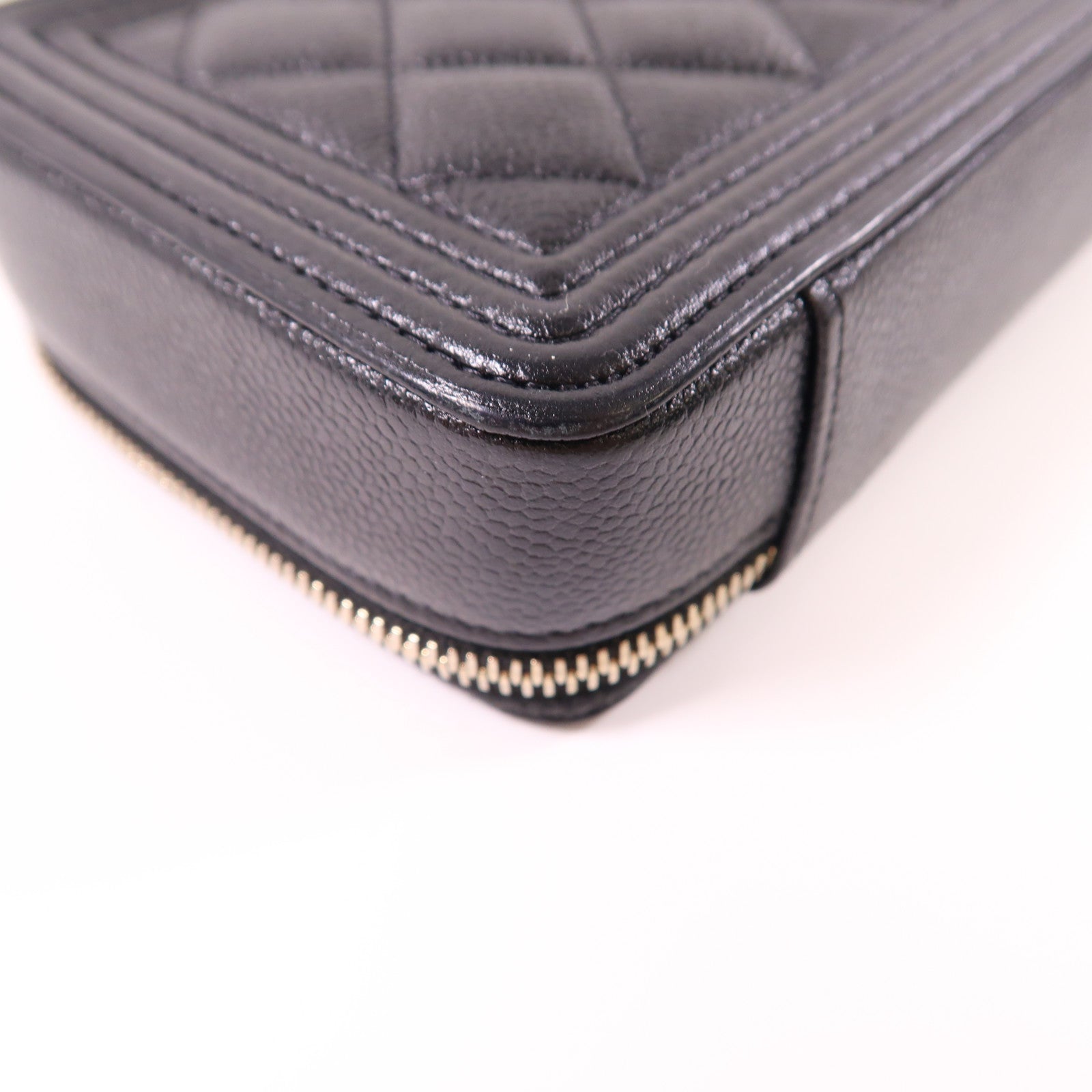 CHANEL 牛皮皮革Boy Wallet On Chain金扣鏈帶肩背袋