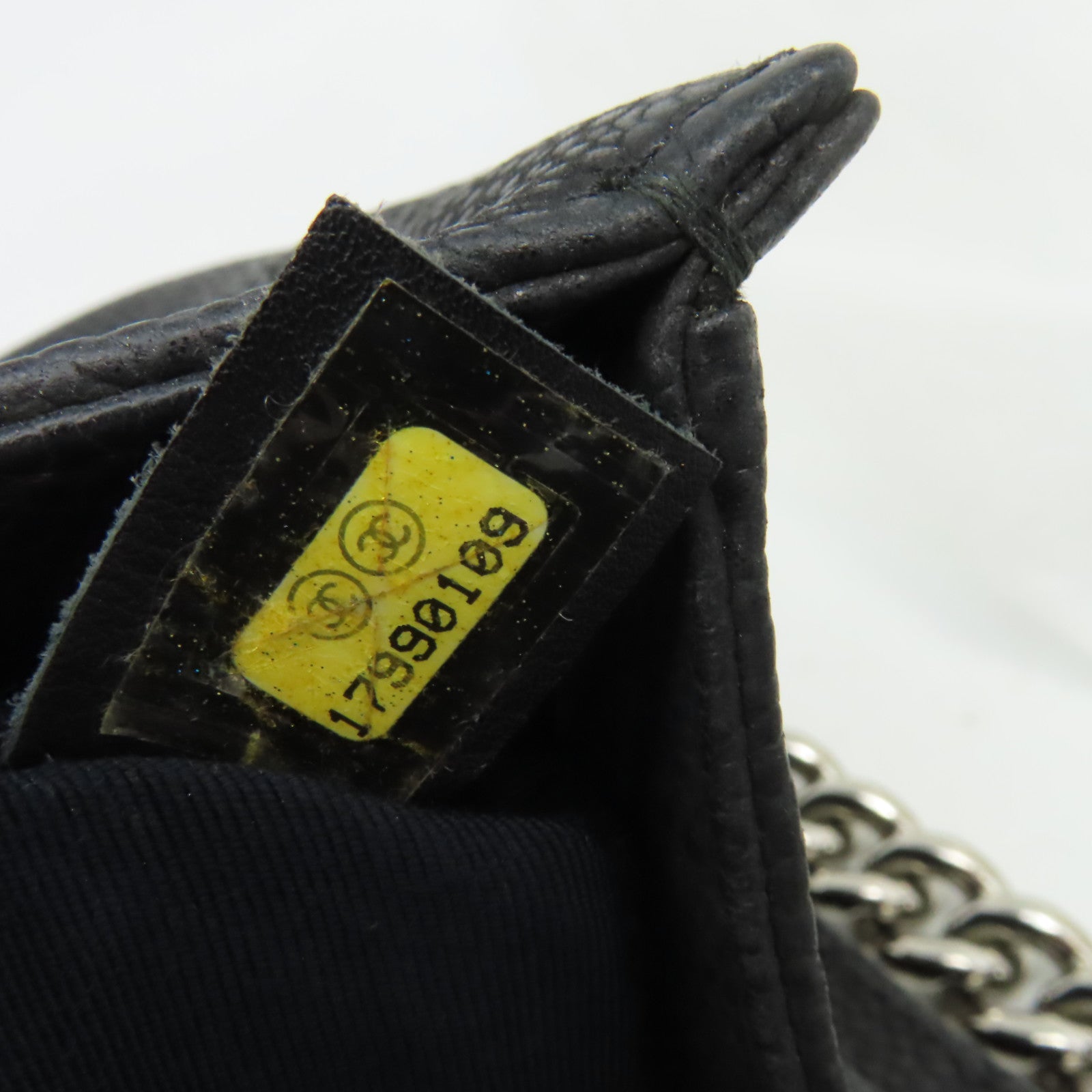 CHANEL 【激減優惠】菱格Caviar皮革Boy Chanel 25cm Chain Shoulder Bag銀扣鏈帶肩背袋黑色