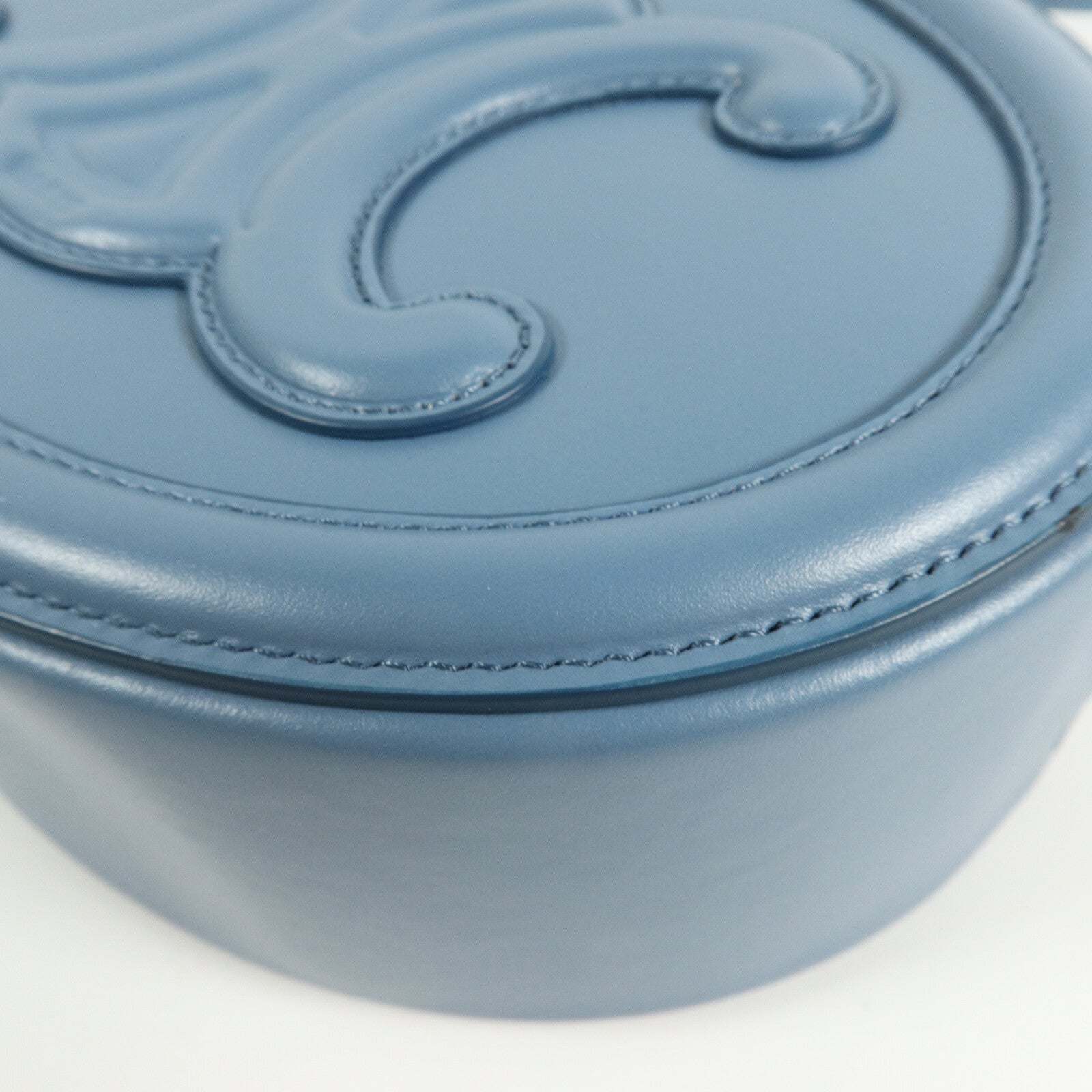 CELINE 牛皮皮革Cuir Triomphe Oval Purse肩背袋
