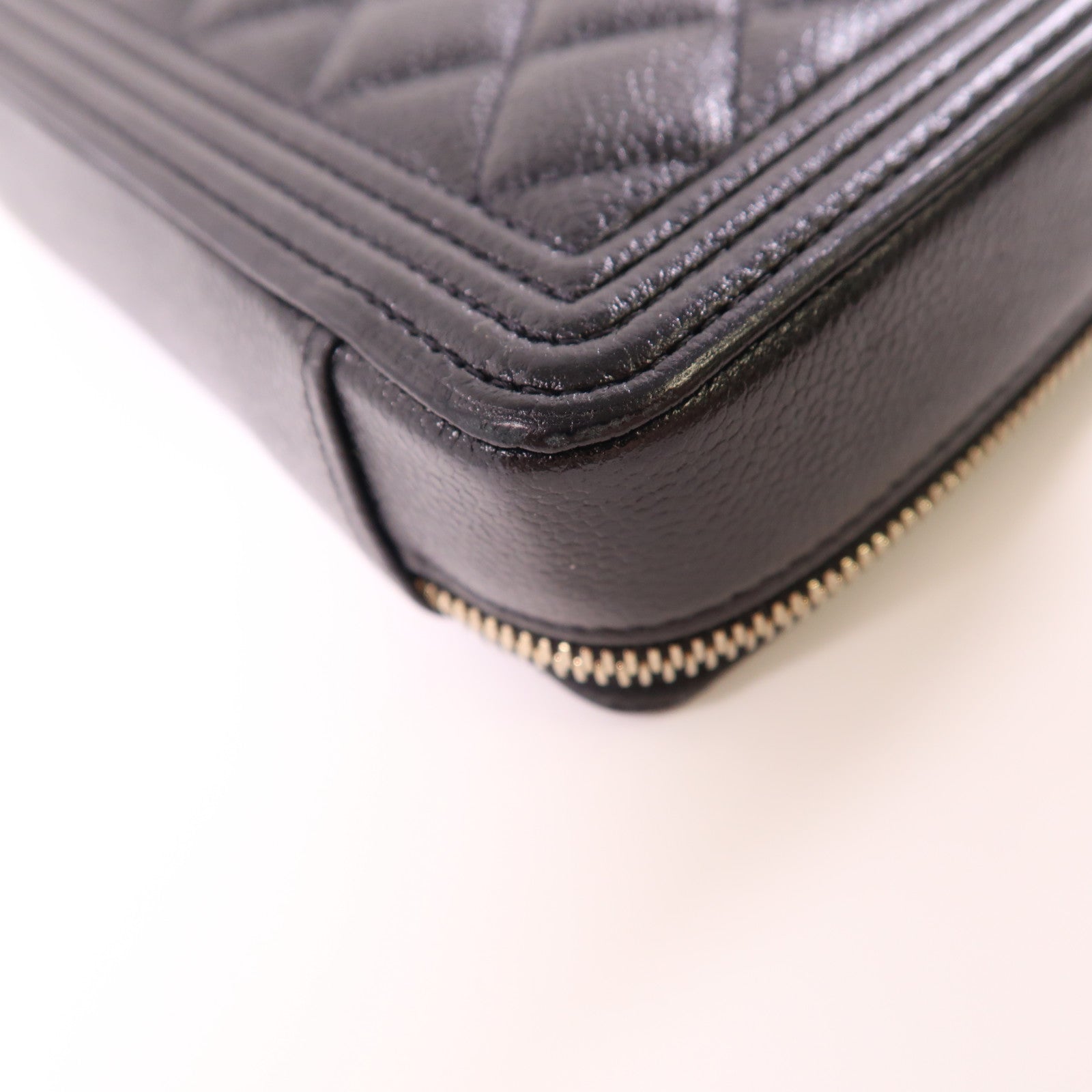 CHANEL 牛皮皮革Boy Wallet On Chain金扣鏈帶肩背袋