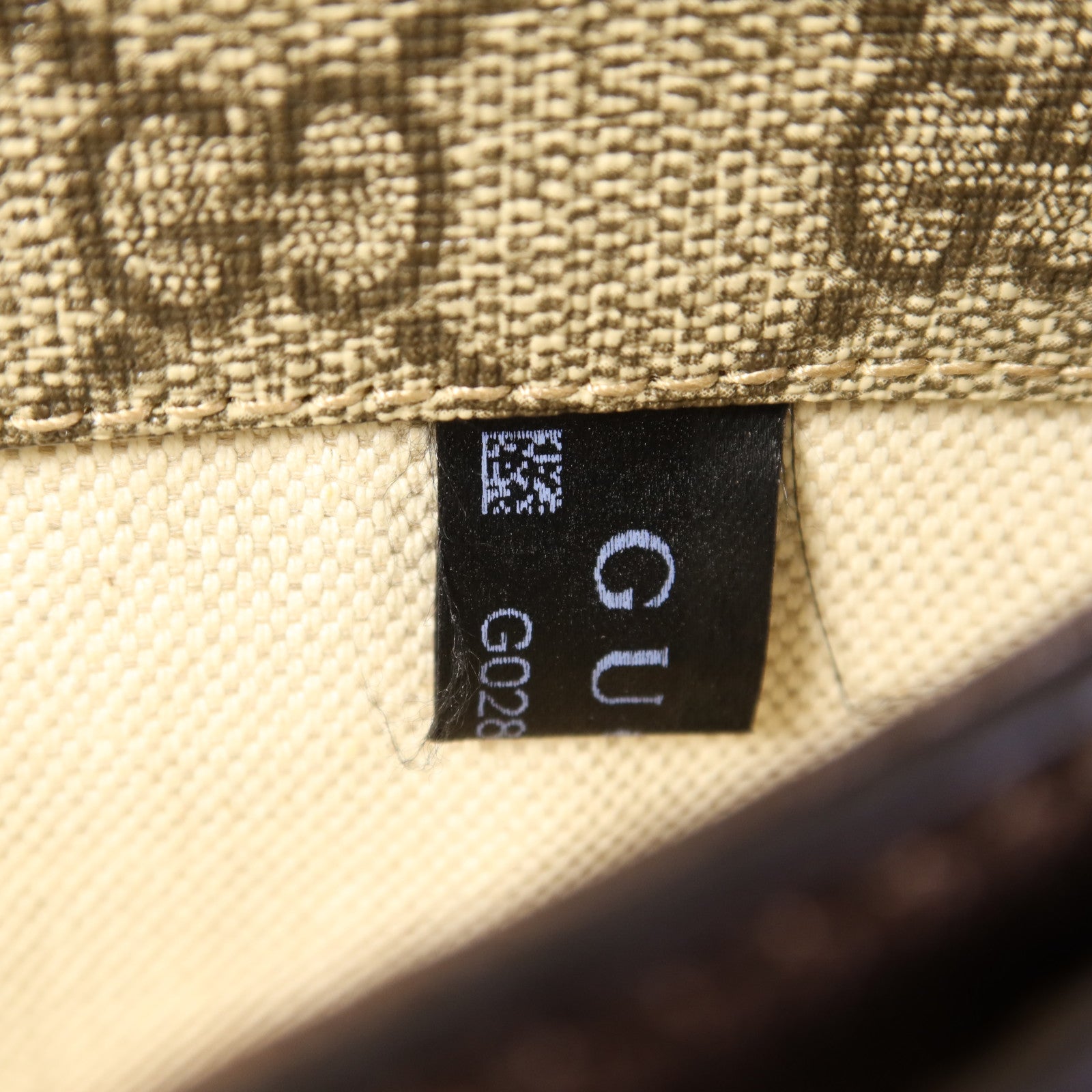 GUCCI 塗層帆布GG Messenger Bag金扣肩背袋