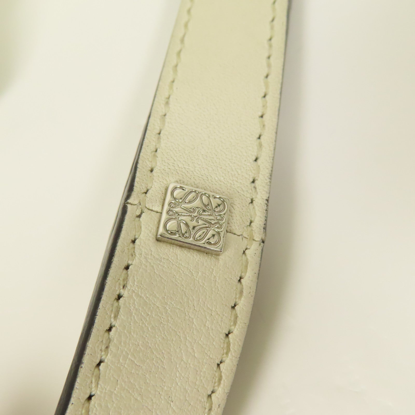 LOEWE 牛皮皮革Mini Hammock銀扣手挽肩背兩用袋
