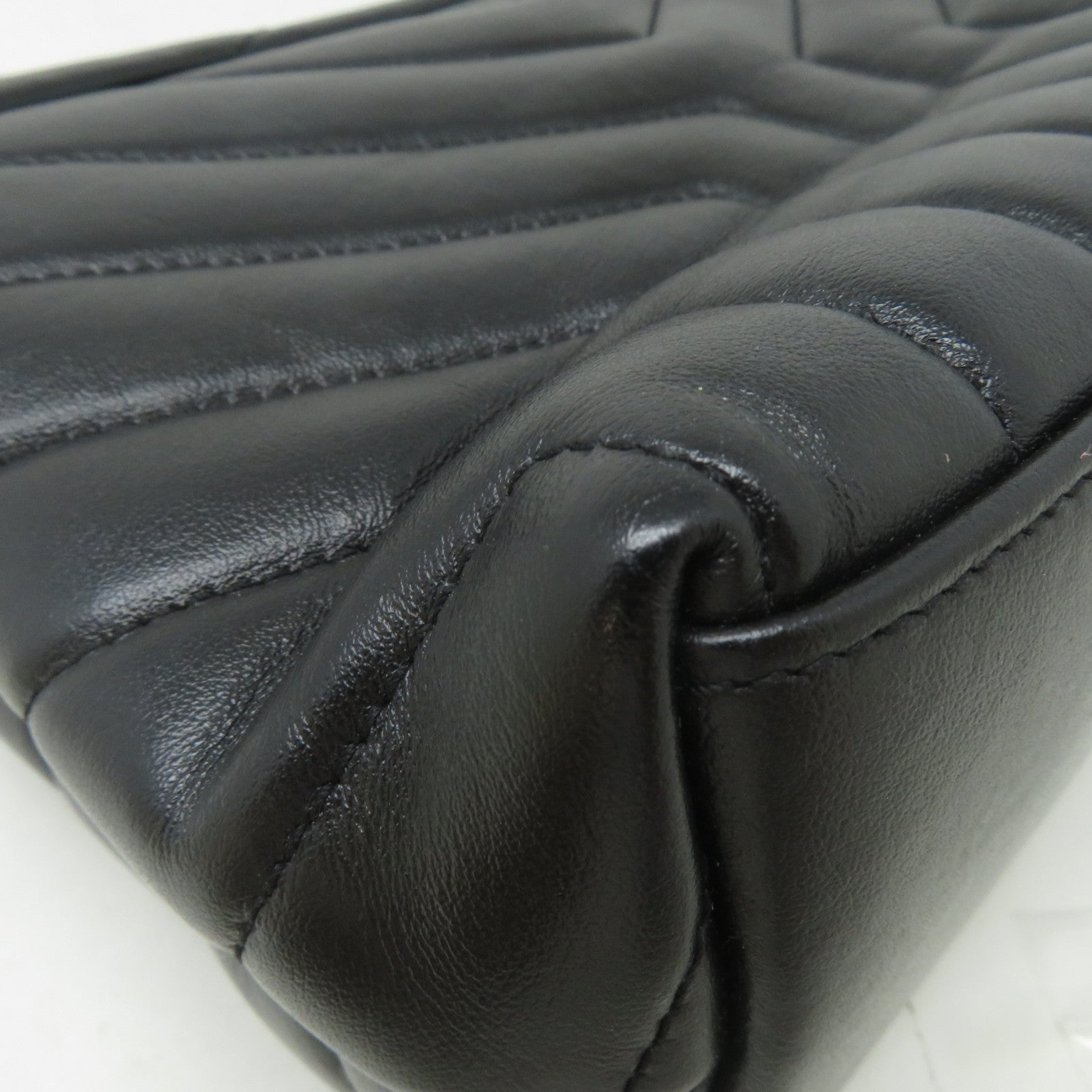 SAINT LAURENT 牛皮皮革Small Loulou黑扣肩背袋黑色