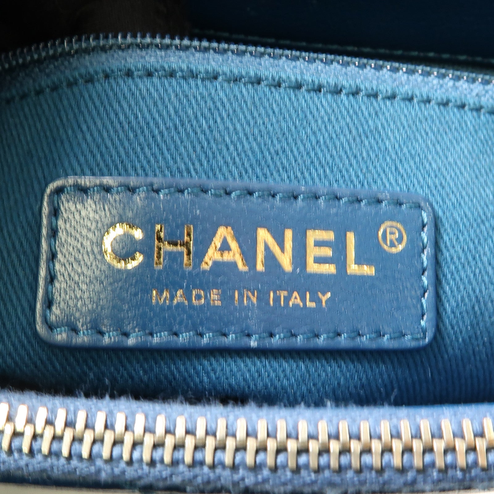 CHANEL 皮革Coco Curve金扣手挽肩背兩用袋藍色