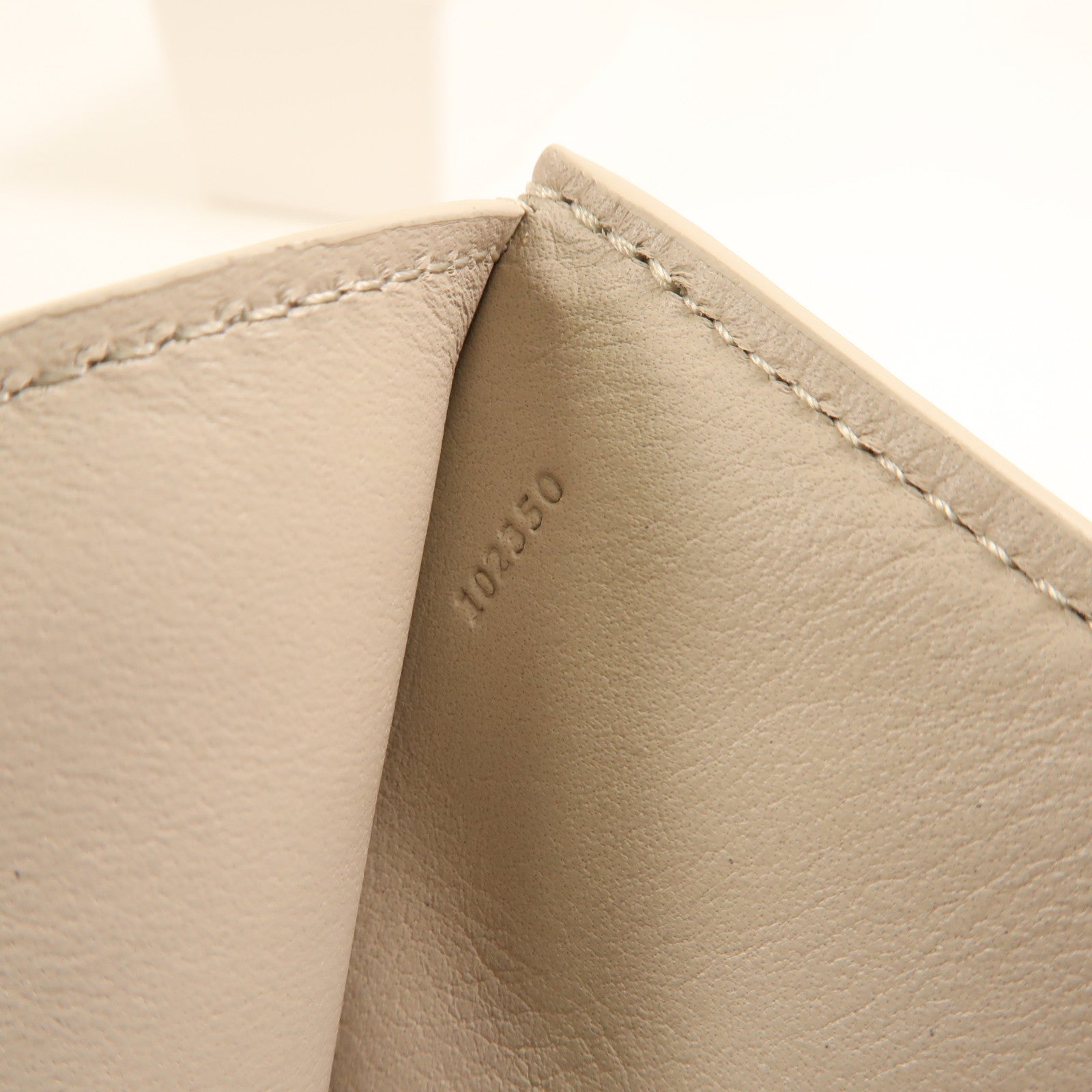 LOEWE 牛皮皮革Anagram small vertical wallet銀扣錢包灰色