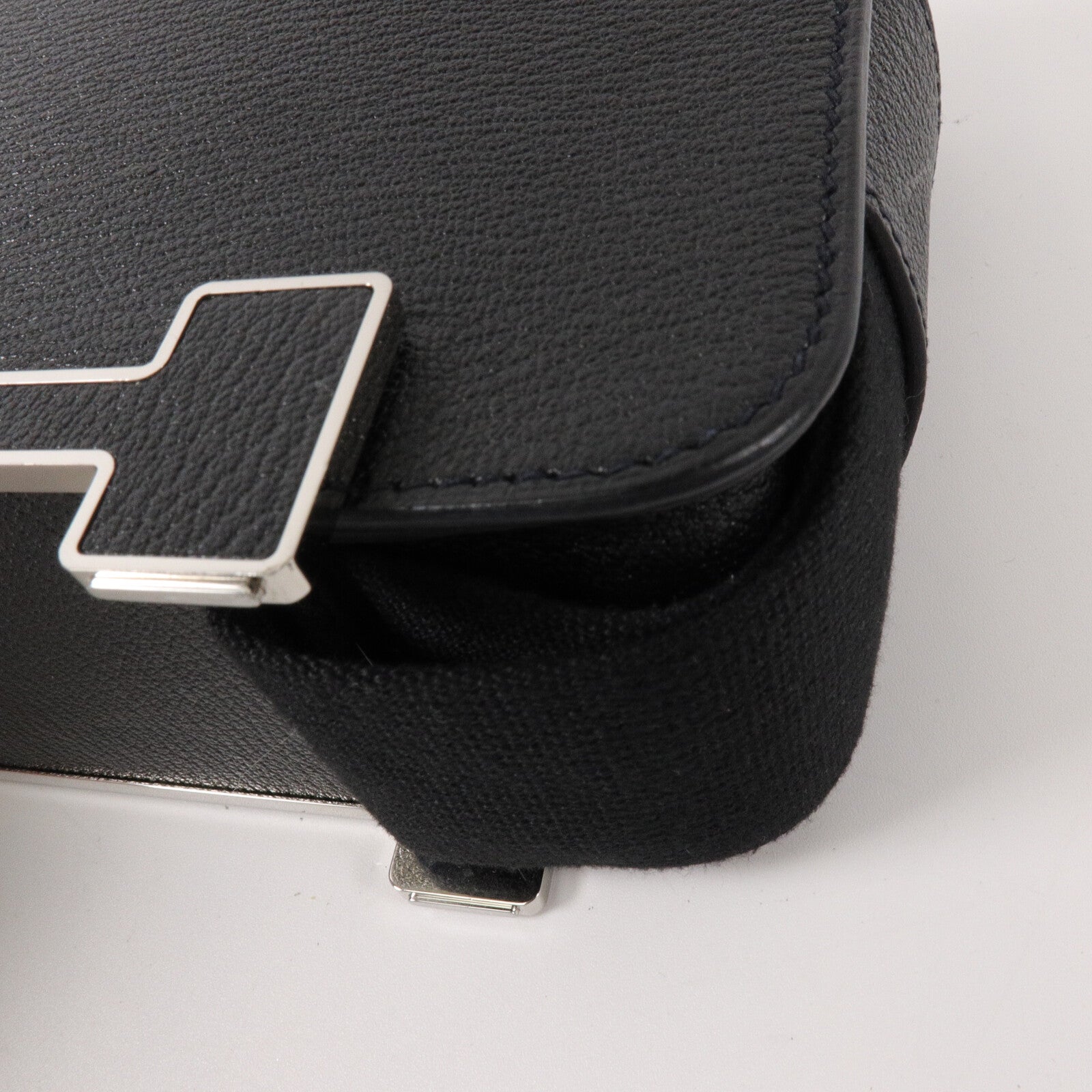 HERMES Chevre皮革Geta肩背袋Noir