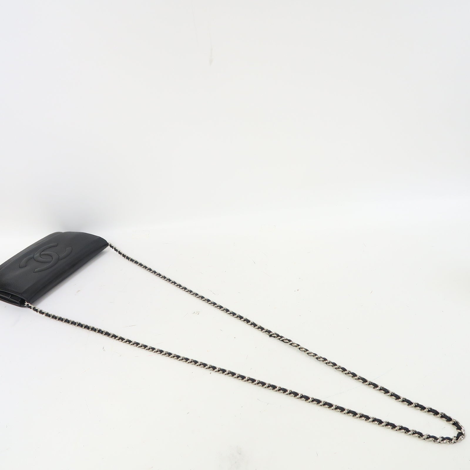 CHANEL Caviar皮革Wallet On Chain銀扣鏈帶肩背袋黑色