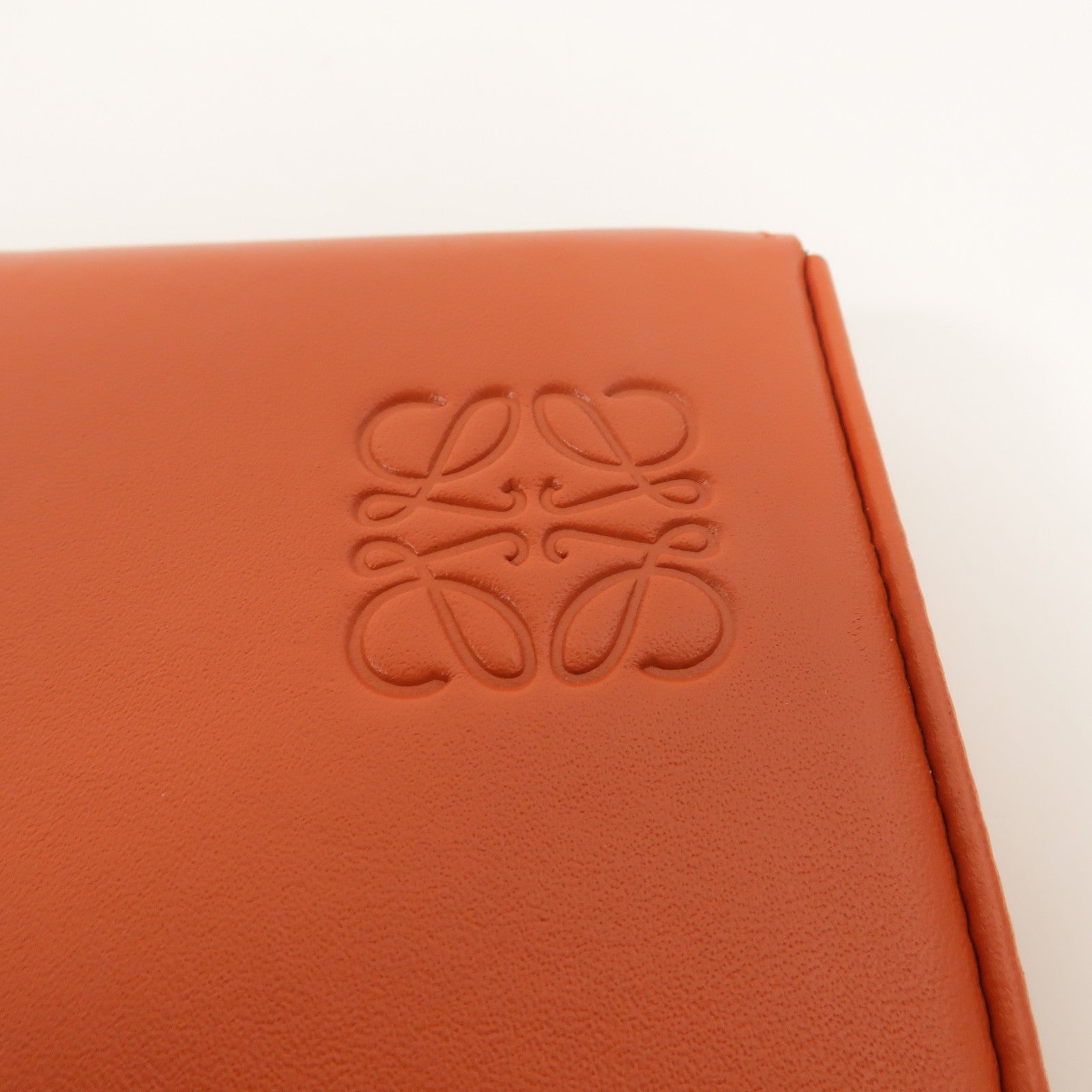LOEWE 牛皮皮革Heel Pouch肩背袋
