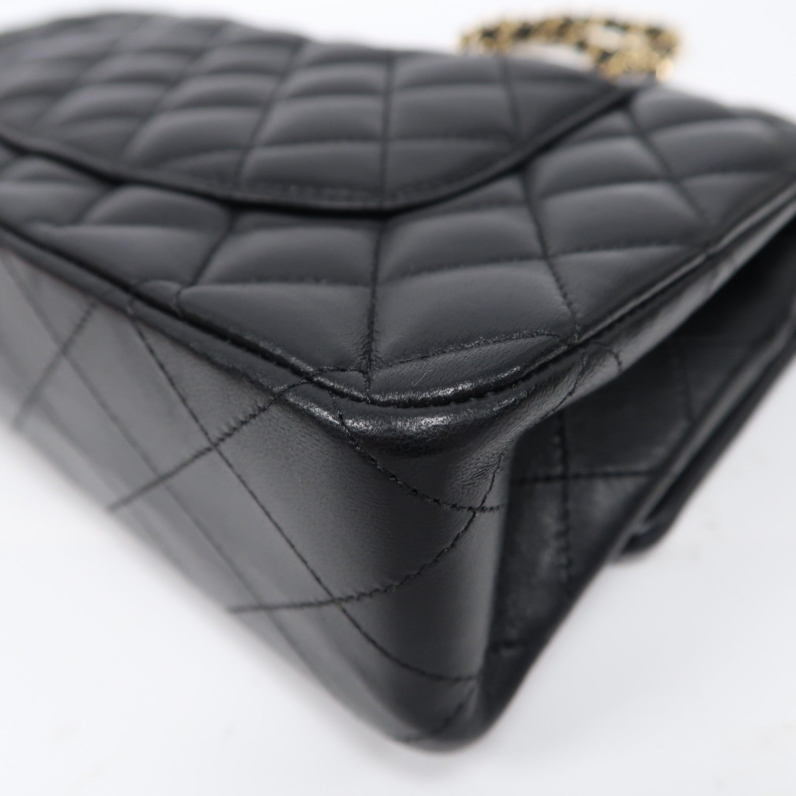 CHANEL 菱格羊皮皮革Classic Flap金扣鏈帶肩背袋黑色