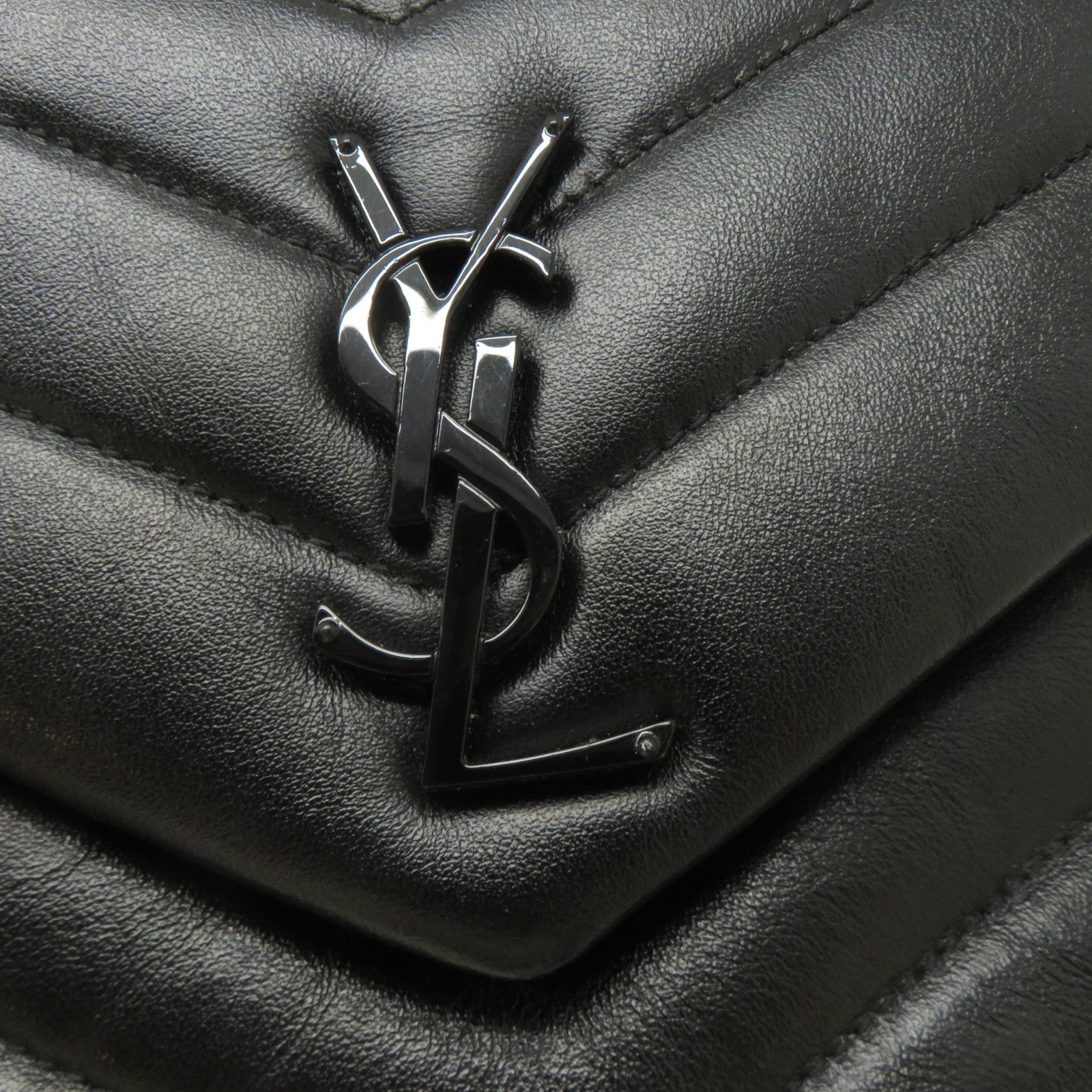 SAINT LAURENT 牛皮皮革Small Loulou黑扣肩背袋黑色