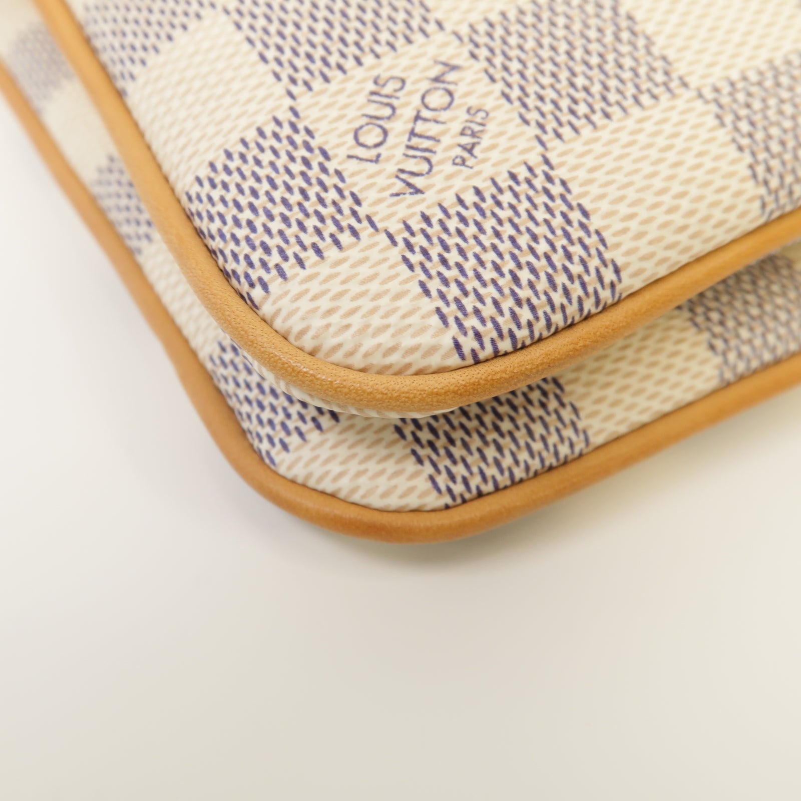 LOUIS VUITTON Damier Azur Double Zip Pochette金扣肩背袋白色