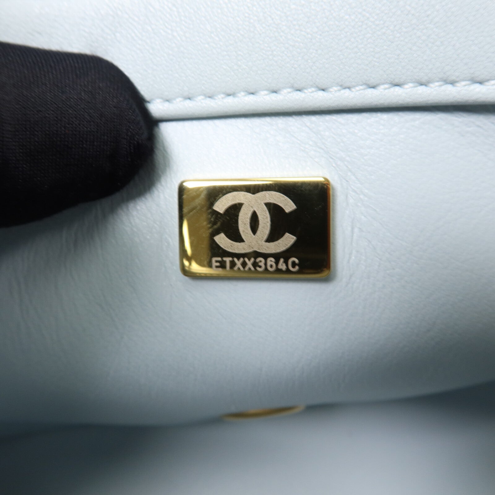 CHANEL 羊皮皮革Classic 17 Gold Ball鏈帶肩背袋