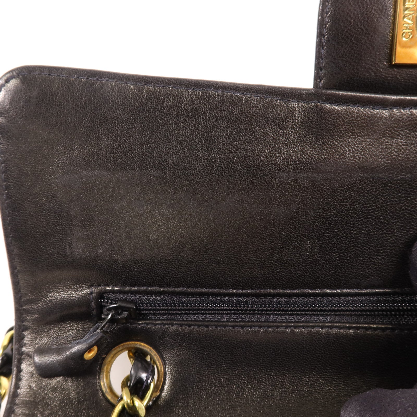 CHANEL 漆皮皮革Classic 23金扣鏈帶肩背袋