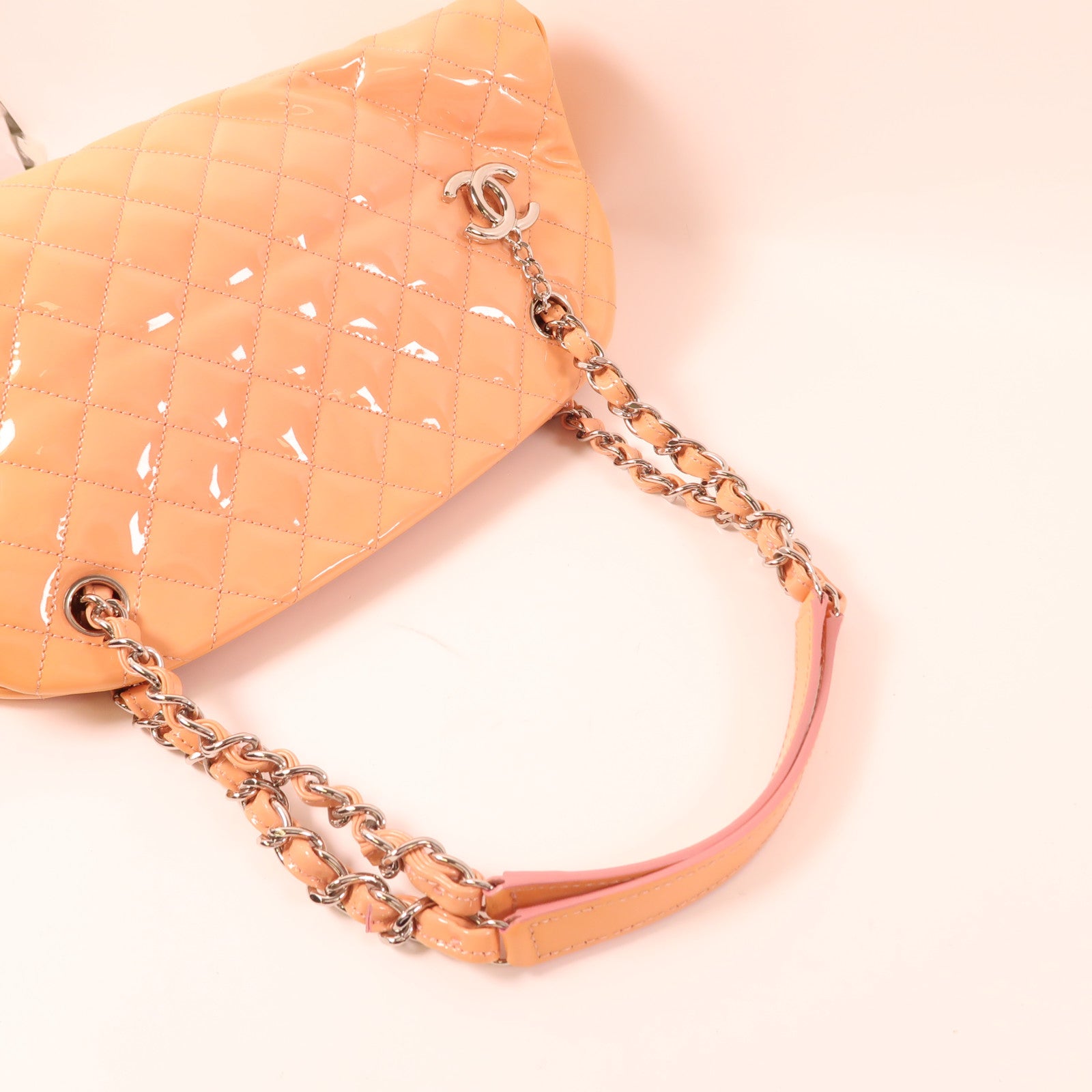 CHANEL 漆皮皮革Chain Shoulder銀扣鏈帶肩背袋