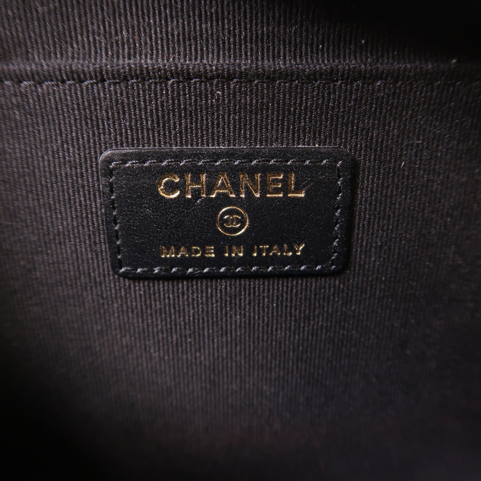 CHANEL 牛皮皮革Boy Wallet On Chain金扣鏈帶肩背袋
