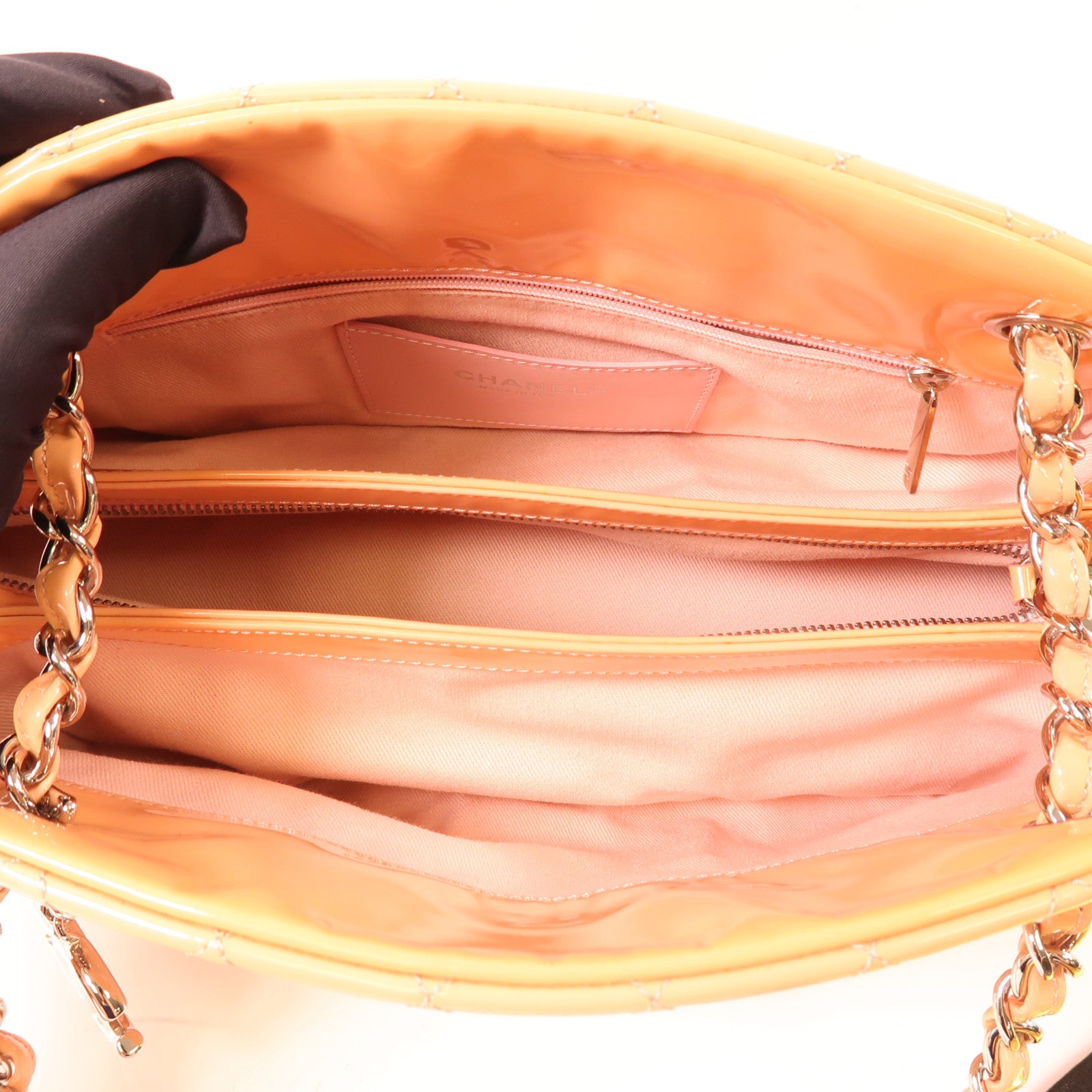 CHANEL 漆皮皮革Chain Shoulder銀扣鏈帶肩背袋