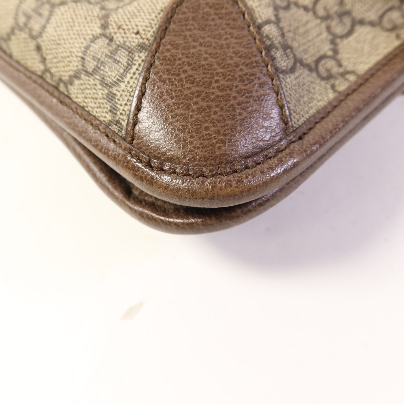 GUCCI 塗層帆布GG Messenger Bag金扣肩背袋