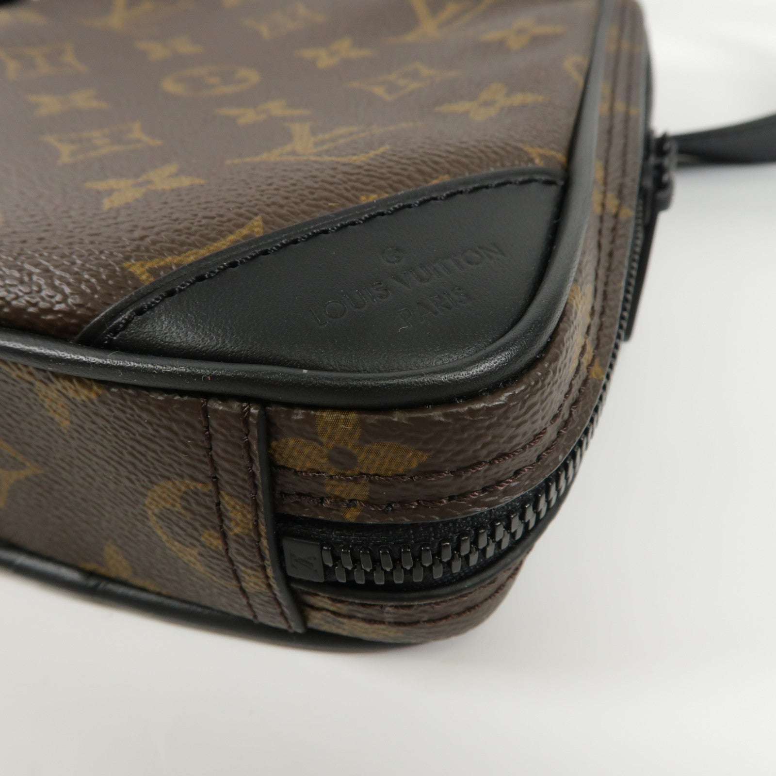 LOUIS VUITTON Monogram Utility Side Bag肩背袋