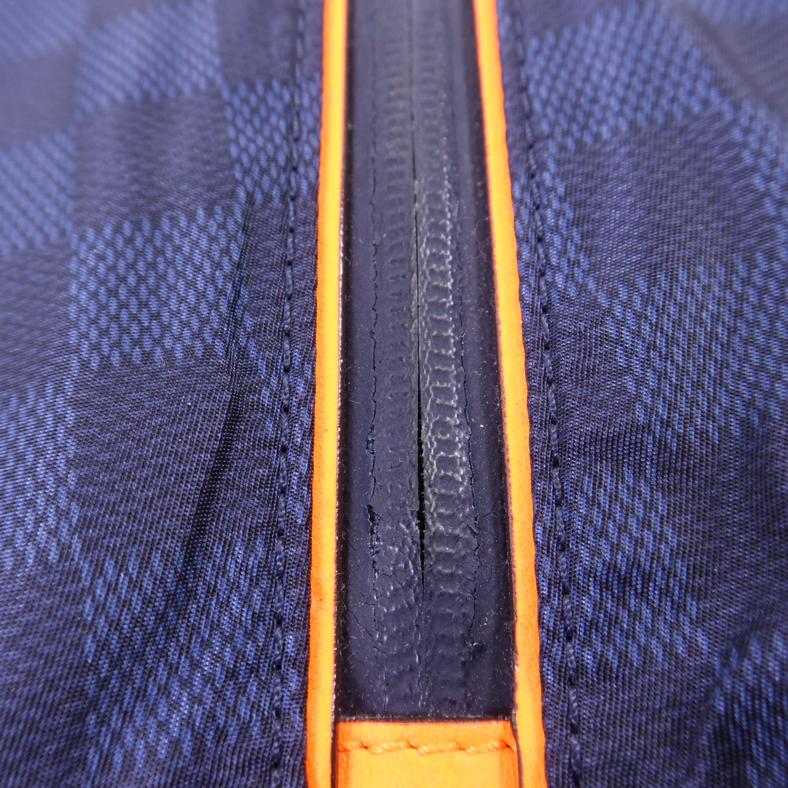 LOUIS VUITTON Damier Challenge LV Cup Messenger Bag肩背袋